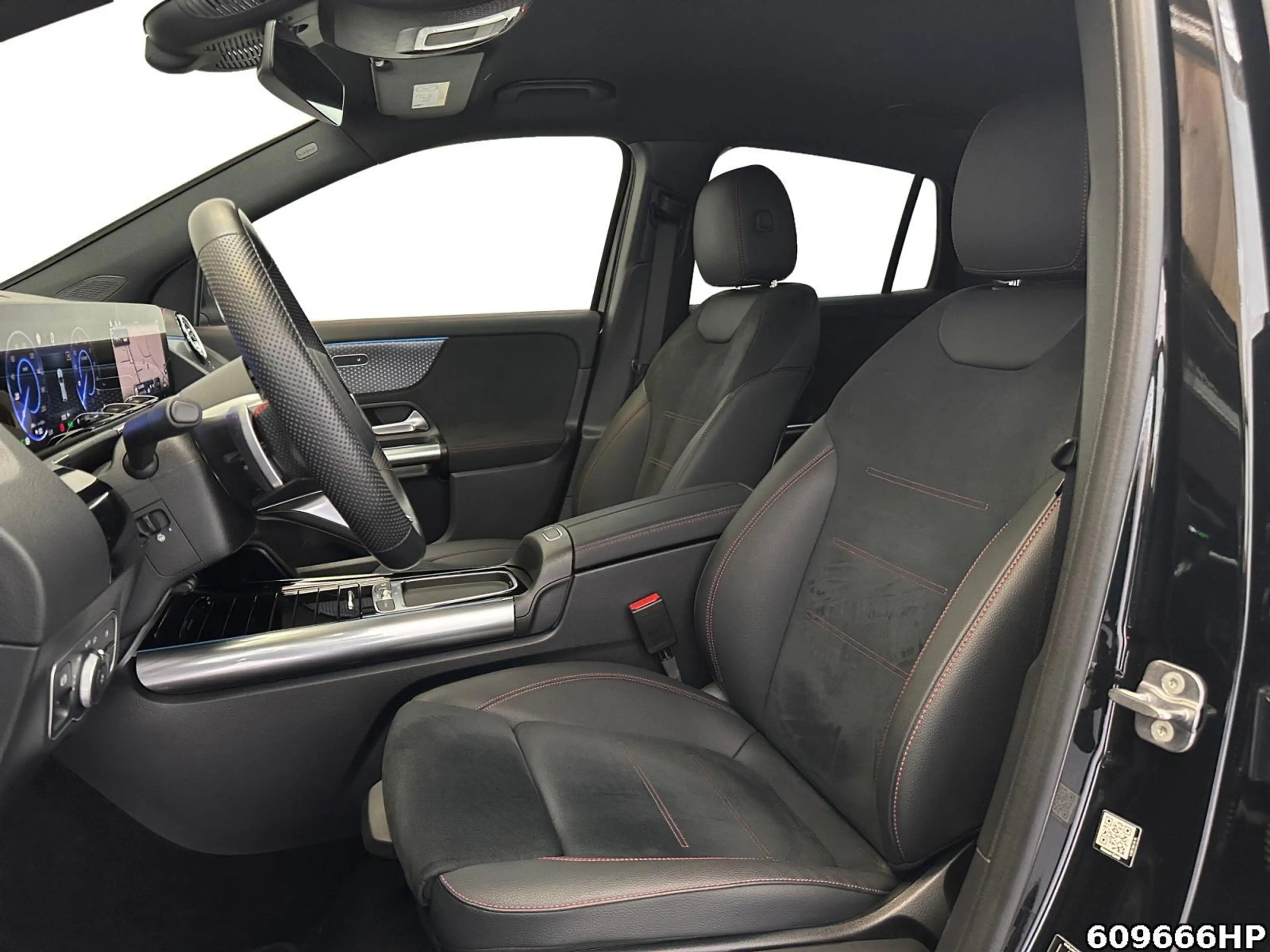 Mercedes-Benz EQA 300 4M AMG  AHK Keyless Ambiente Lenkradhzg. — photo 13
