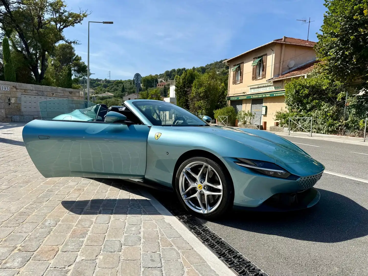 Ferrari Roma Roma Spider V8 4.0 620ch Blau - 2