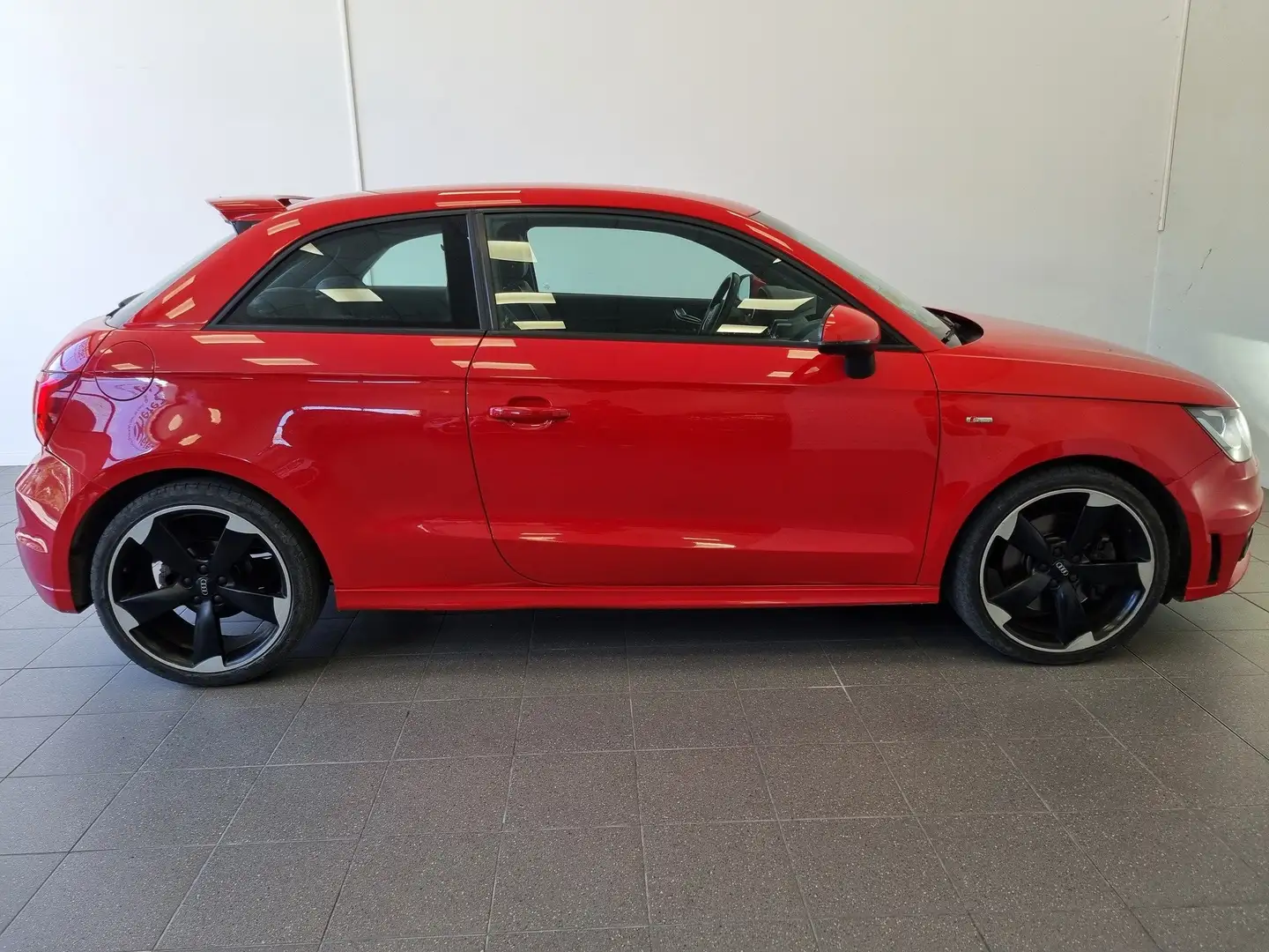 Audi A1 1.4 TFSI 185ch S line S tronic 7 Rouge - 2