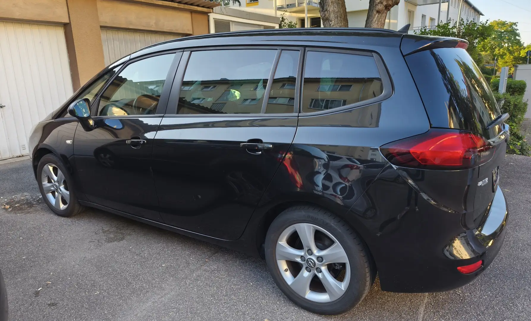 Opel Zafira Tourer 1.4 Turbo ecoFLEX drive Schwarz - 2