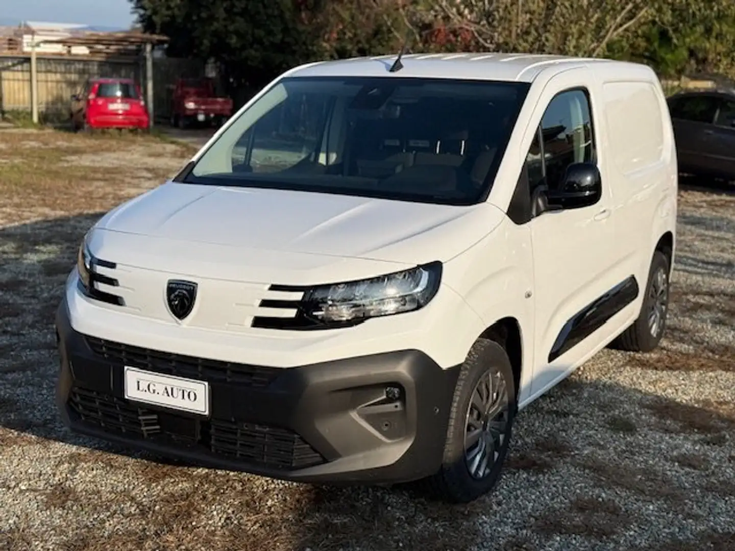 Peugeot Partner BlueHDi 100 S&S PC Furgone * ALLESTITO * Blanco - 1