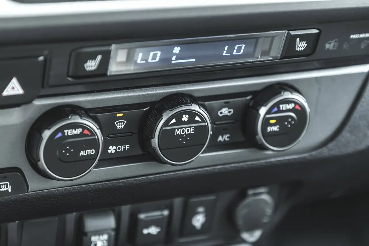 Toyota Tacoma снимка Toyota Tacoma