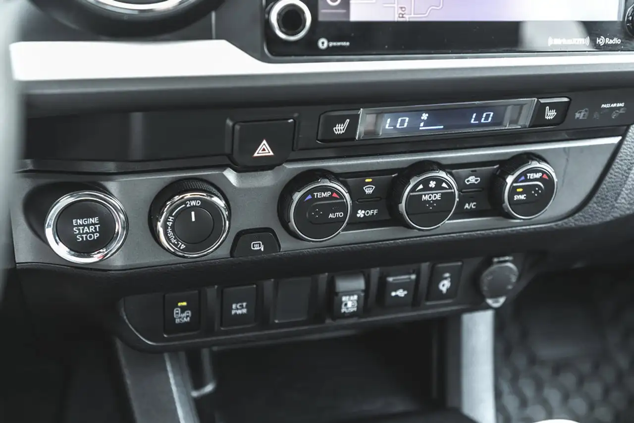 Toyota Tacoma снимка Toyota Tacoma