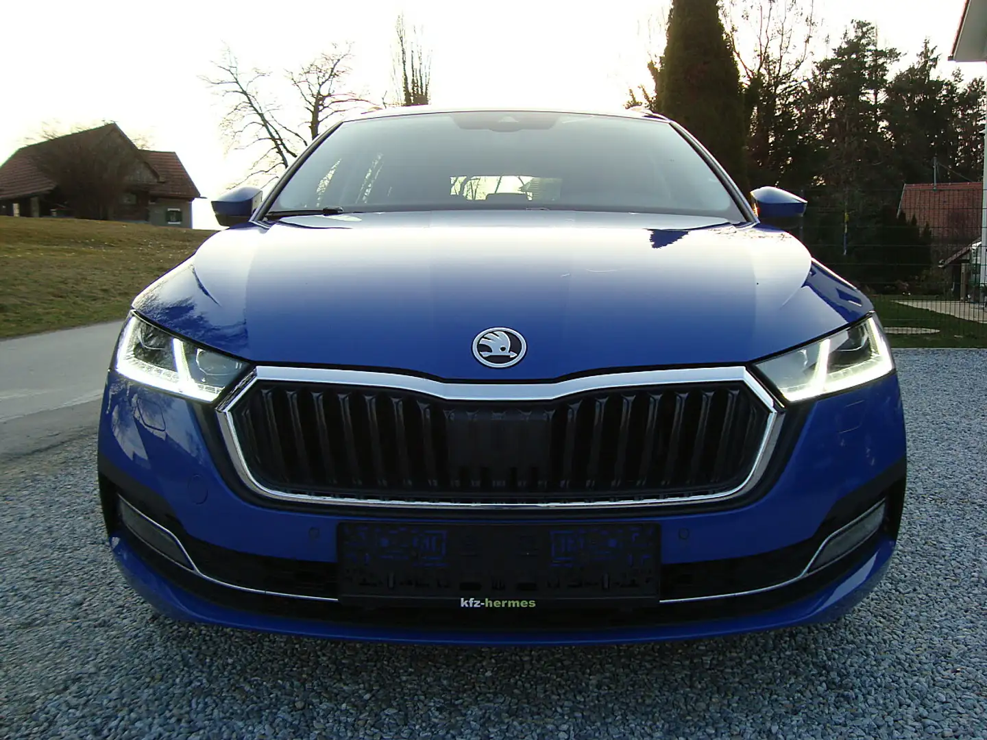 Skoda Octavia Combi 2,0 TDI Style Matrix LED 1-Hand TOP Blau - 2