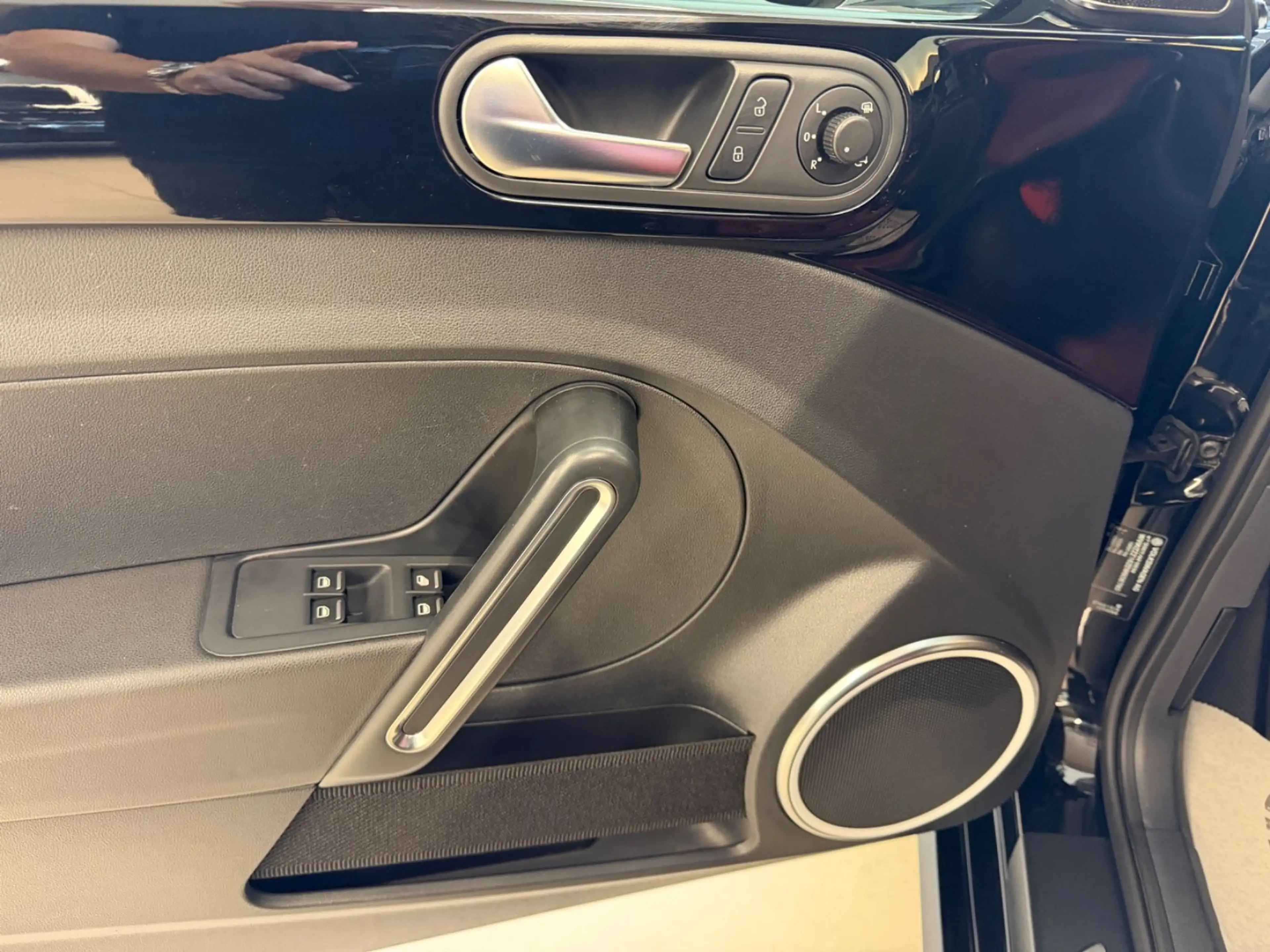Volkswagen Beetle Cabriolet 50´s Design * Automatik * LED * — photo 8