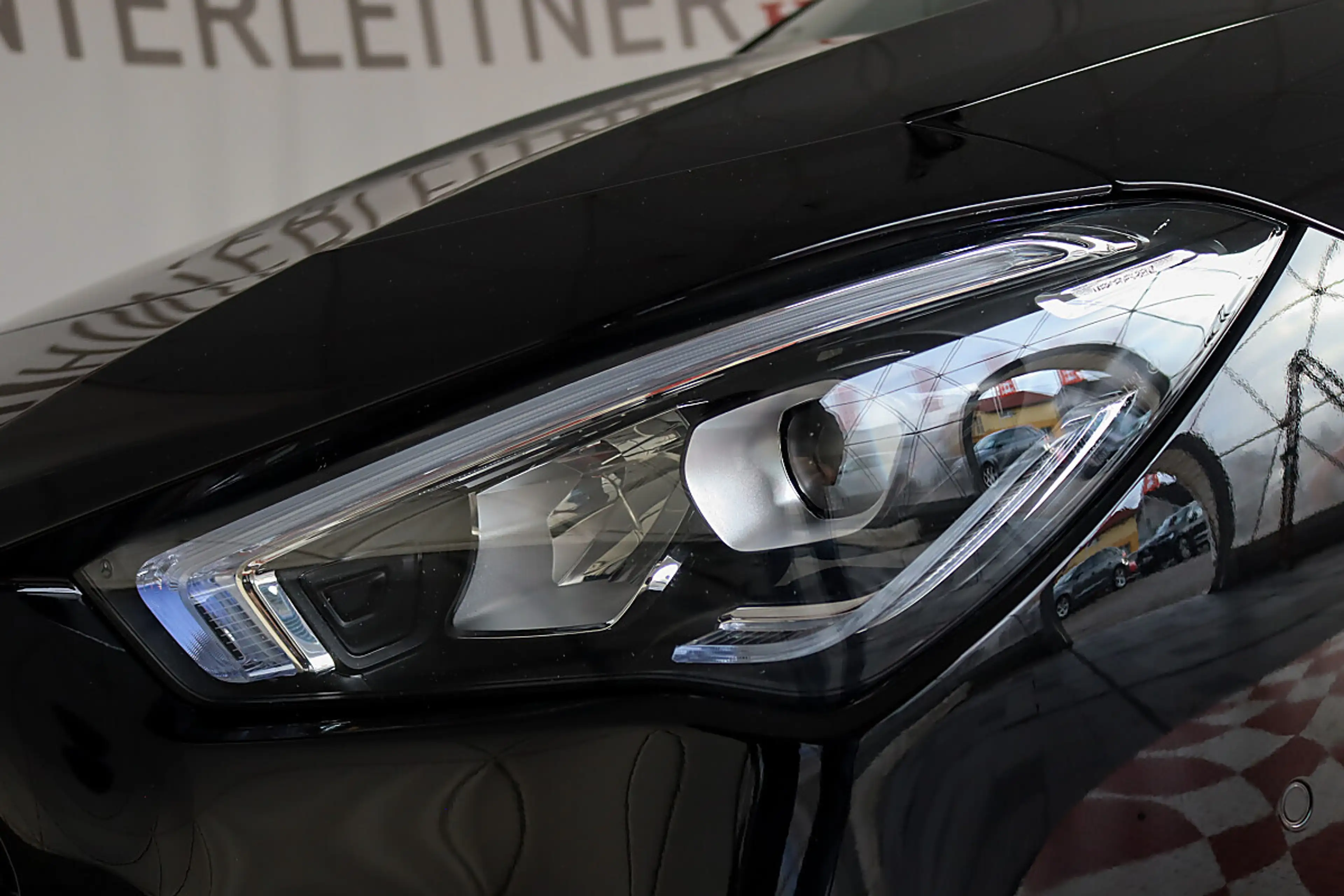 Mercedes-Benz CLA 180 d Shooting Brake Aut. / LED / NAVI / RÜCKFAHRKA... — photo 7