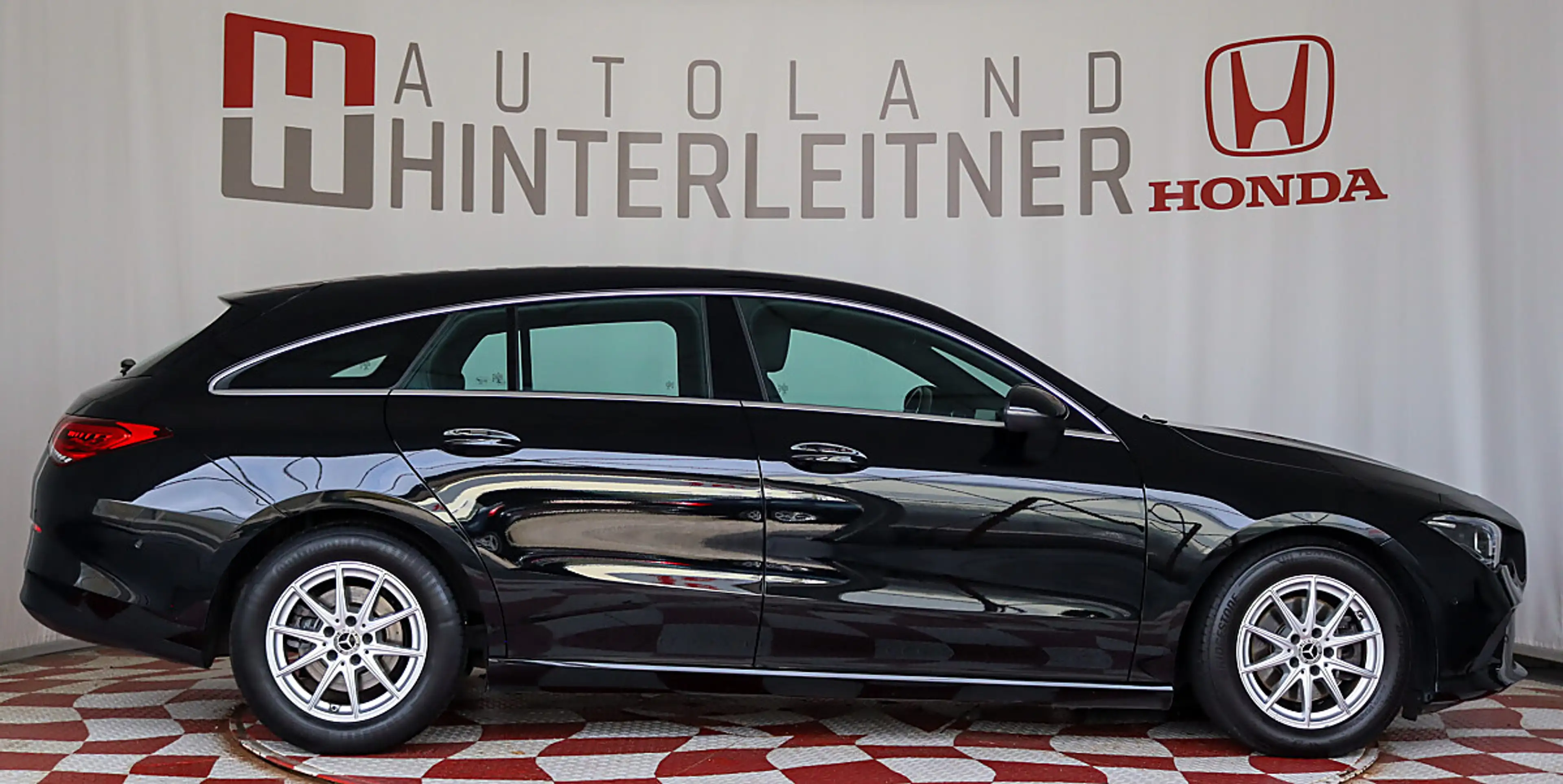 Mercedes-Benz CLA 180 d Shooting Brake Aut. / LED / NAVI / RÜCKFAHRKA... — photo 4
