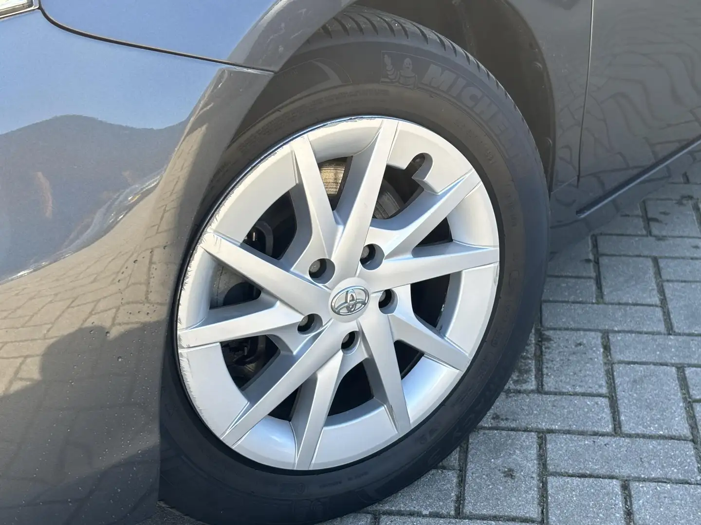 Toyota Prius+ Prius Wagon 1.8 Comfort | Ruime auto | 7 zitplaats Gri - 2