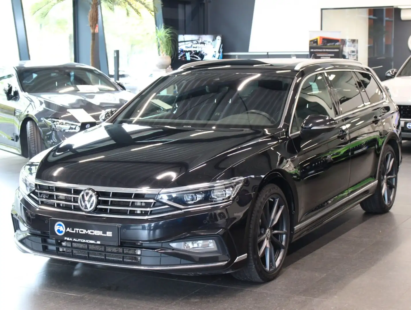 Volkswagen Passat 2.0 TDI 4M R Line +AHK+STHZG+HUD Schwarz - 1