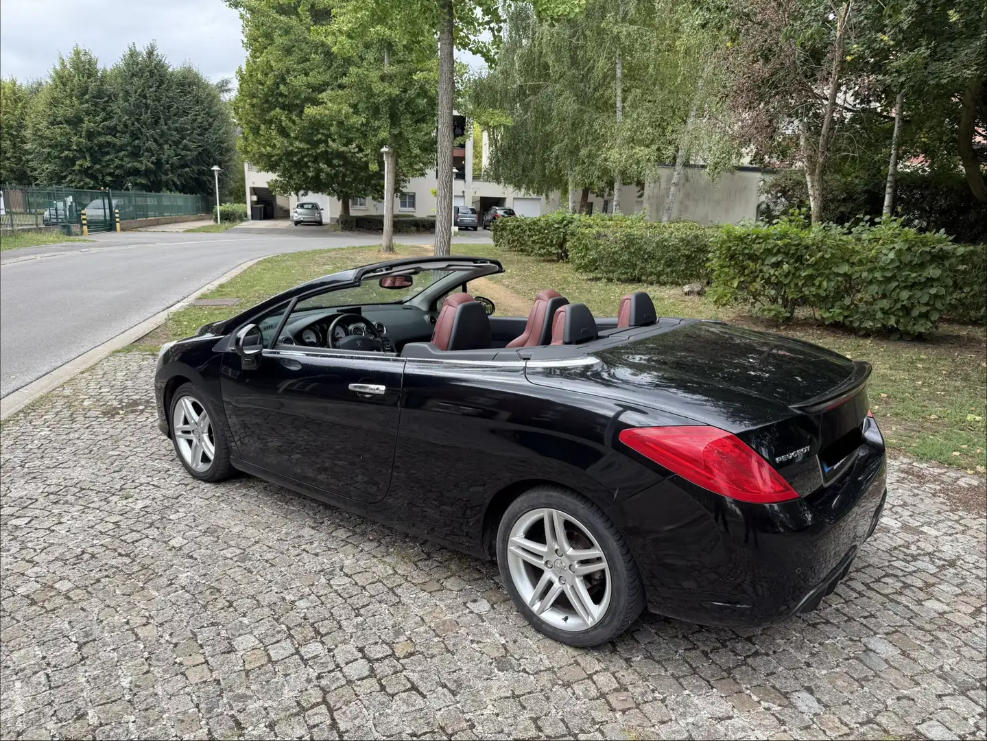 Peugeot 308 CC 2.0 HDi 16V 140ch FAP Féline - 2