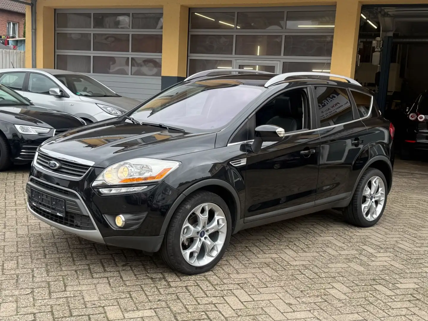 Ford Kuga TitaniumLEDER*PANO*AUTOMATIK*KAMERA*** Schwarz - 1