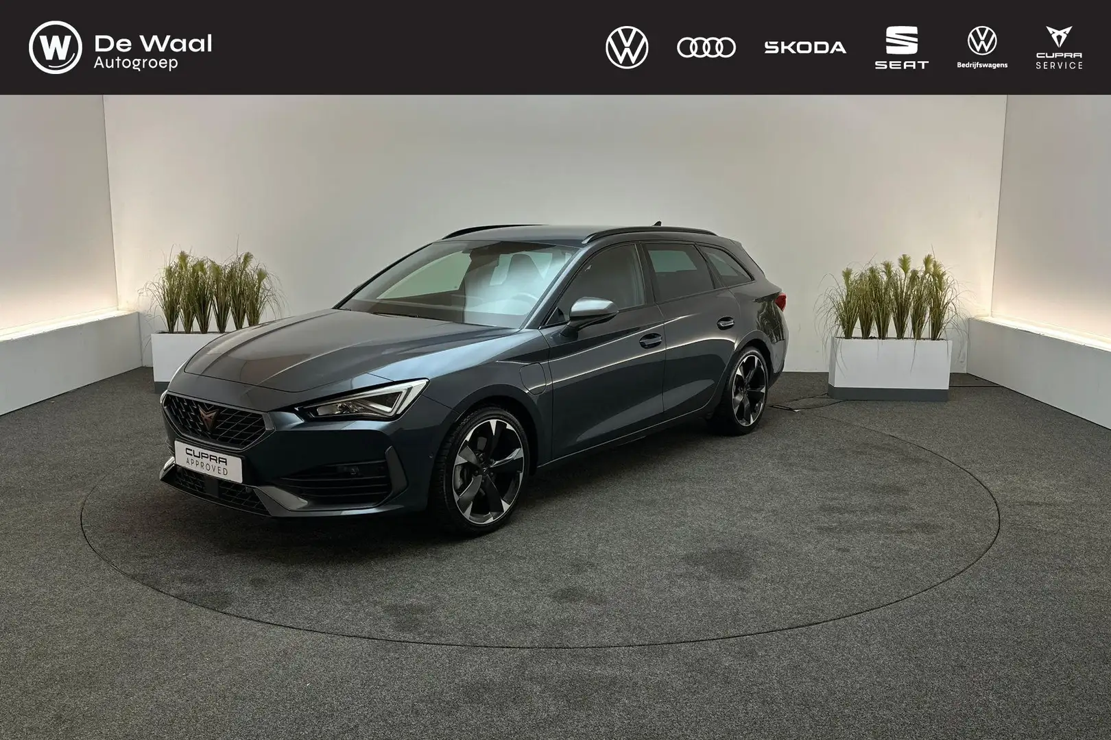 CUPRA Leon Sportstourer 1.4 245pk DSG e-Hybrid VZ Performance Grijs - 1