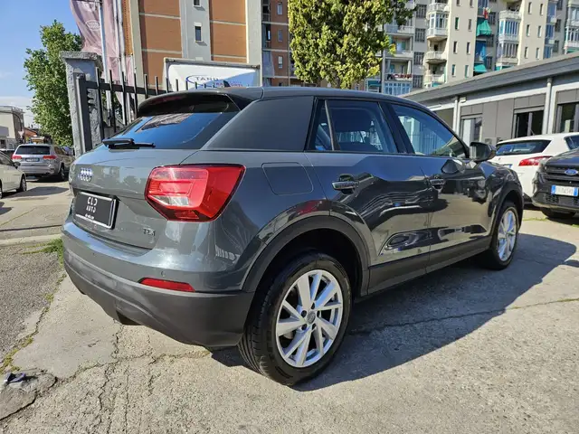 Audi Q2 view 4