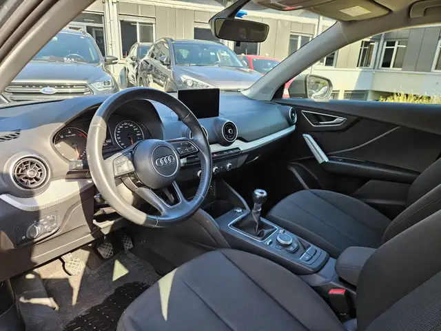 Audi Q2 view 7