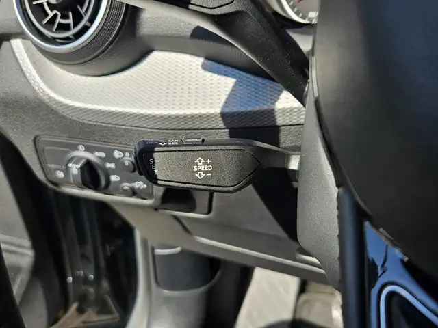 Audi Q2 view 15