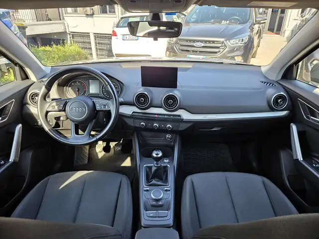 Audi Q2 view 9