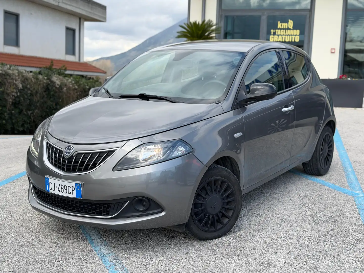 Lancia Ypsilon Ypsilon III 2021 1.0 firefly hybrid Silver s Grau - 1
