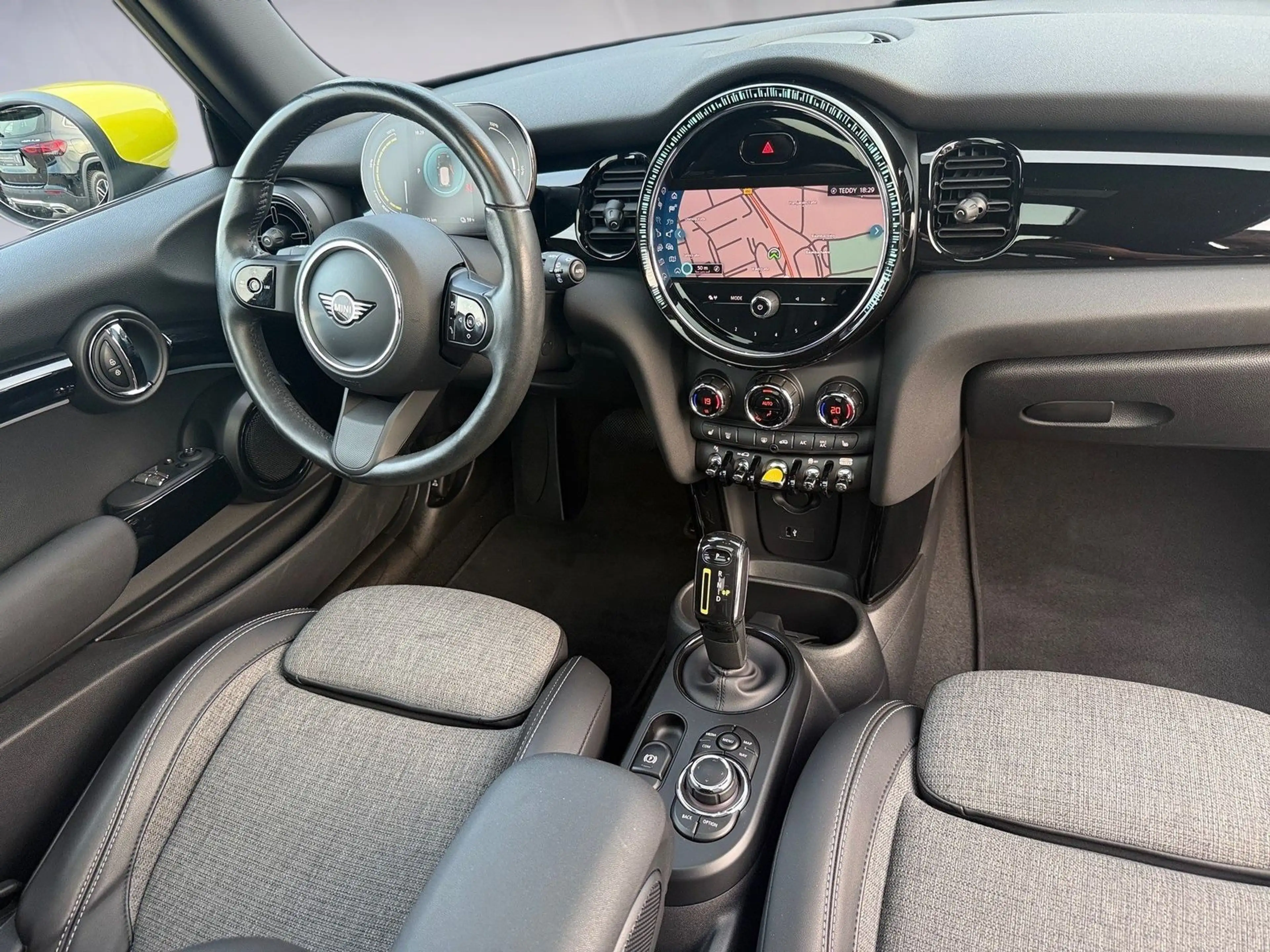 MINI Cooper SE Classic Trim*Pano*17-Zoll*Keyles*Lenkr — photo 7