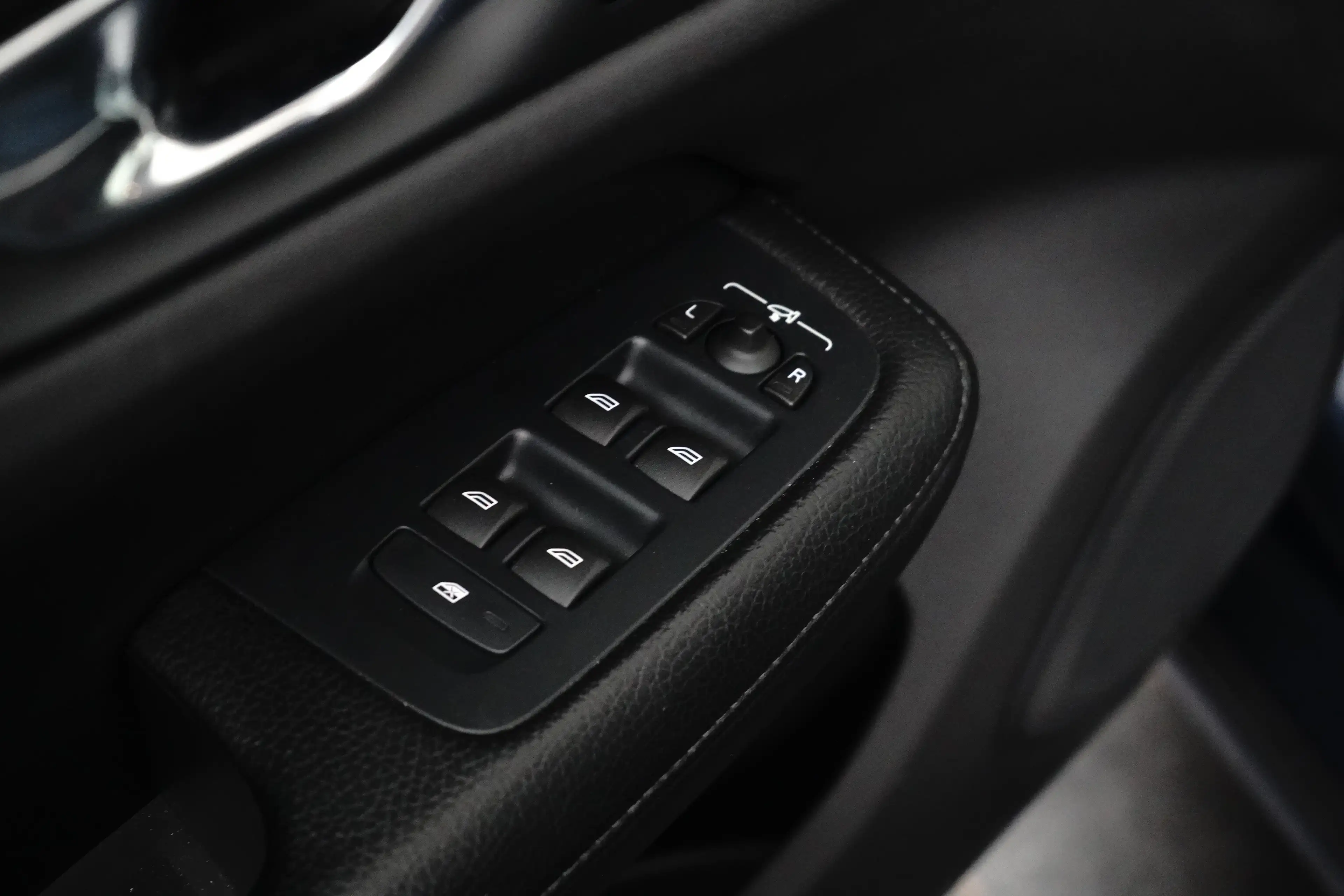 Volvo V60 2.0 T6 Recharge AWD Inscription | Trekhaak | Adapt — photo 4