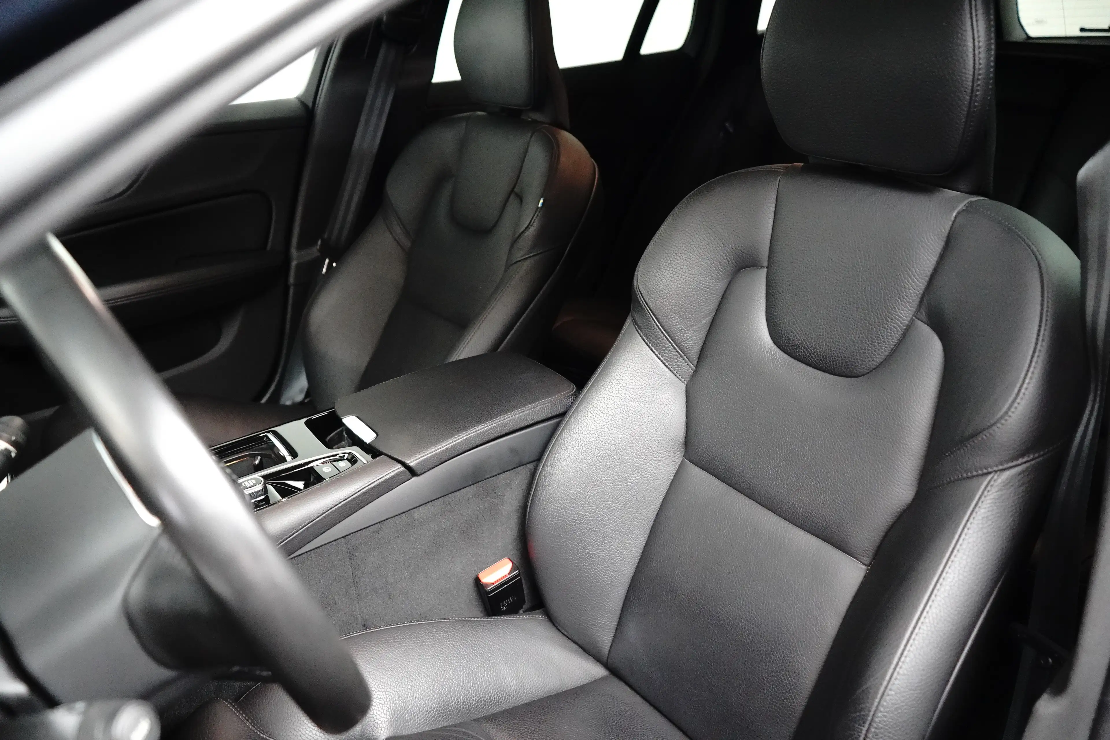 Volvo V60 2.0 T6 Recharge AWD Inscription | Trekhaak | Adapt — photo 2