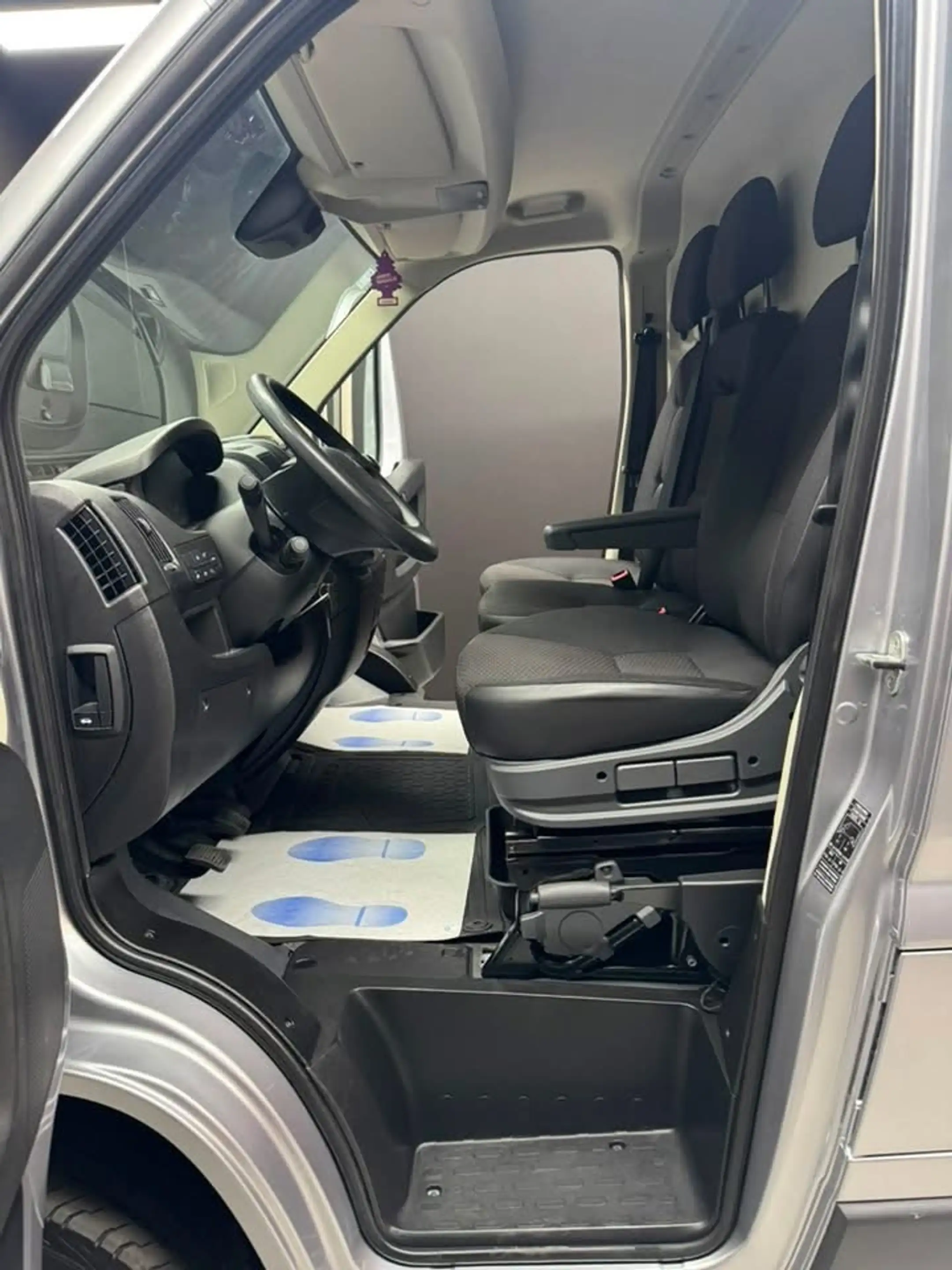 Peugeot Boxer 2.2 BlueHDi L2H2 **12 mois de garantie** — photo 7