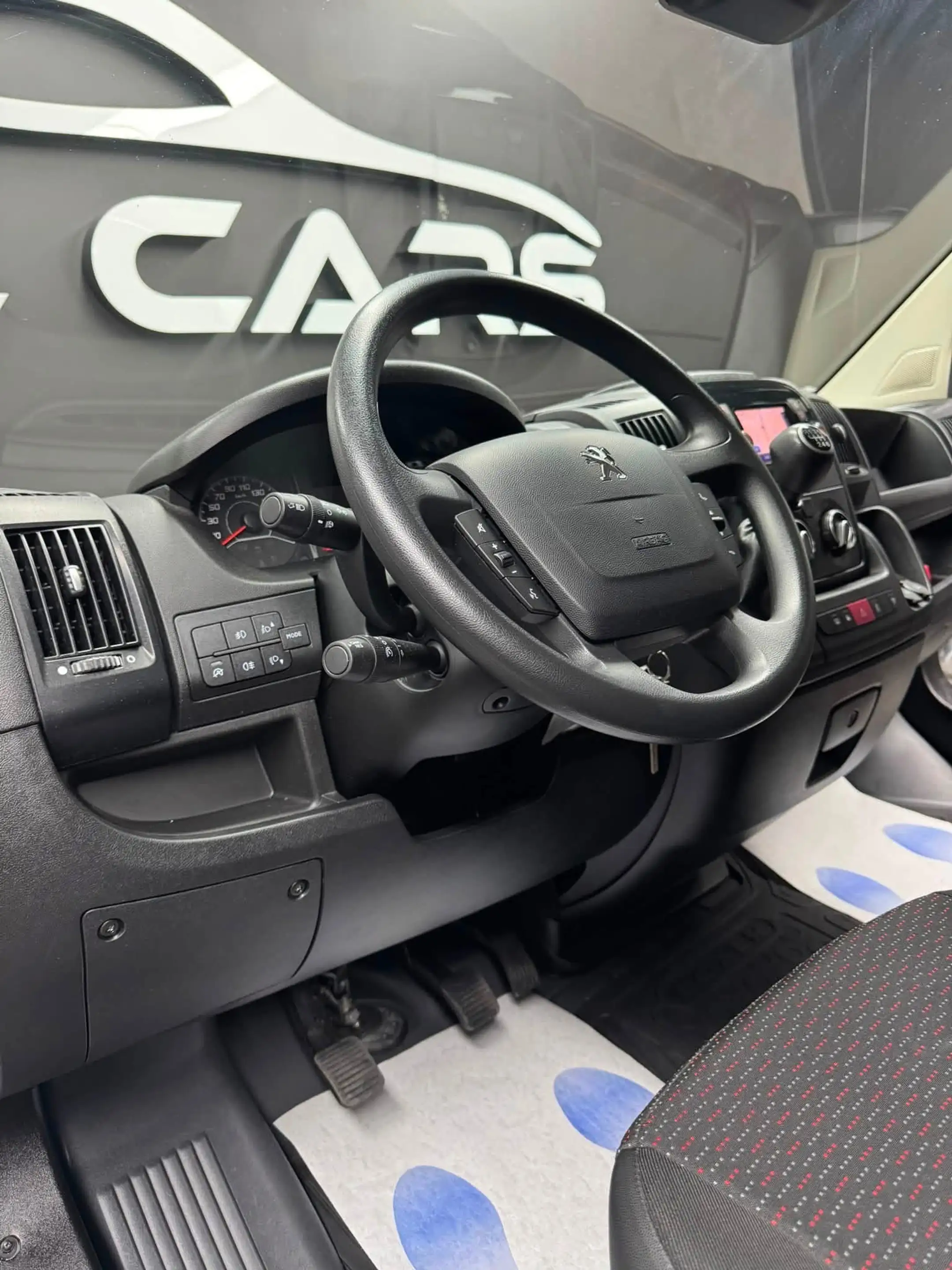Peugeot Boxer 2.2 BlueHDi L2H2 **12 mois de garantie** — photo 10