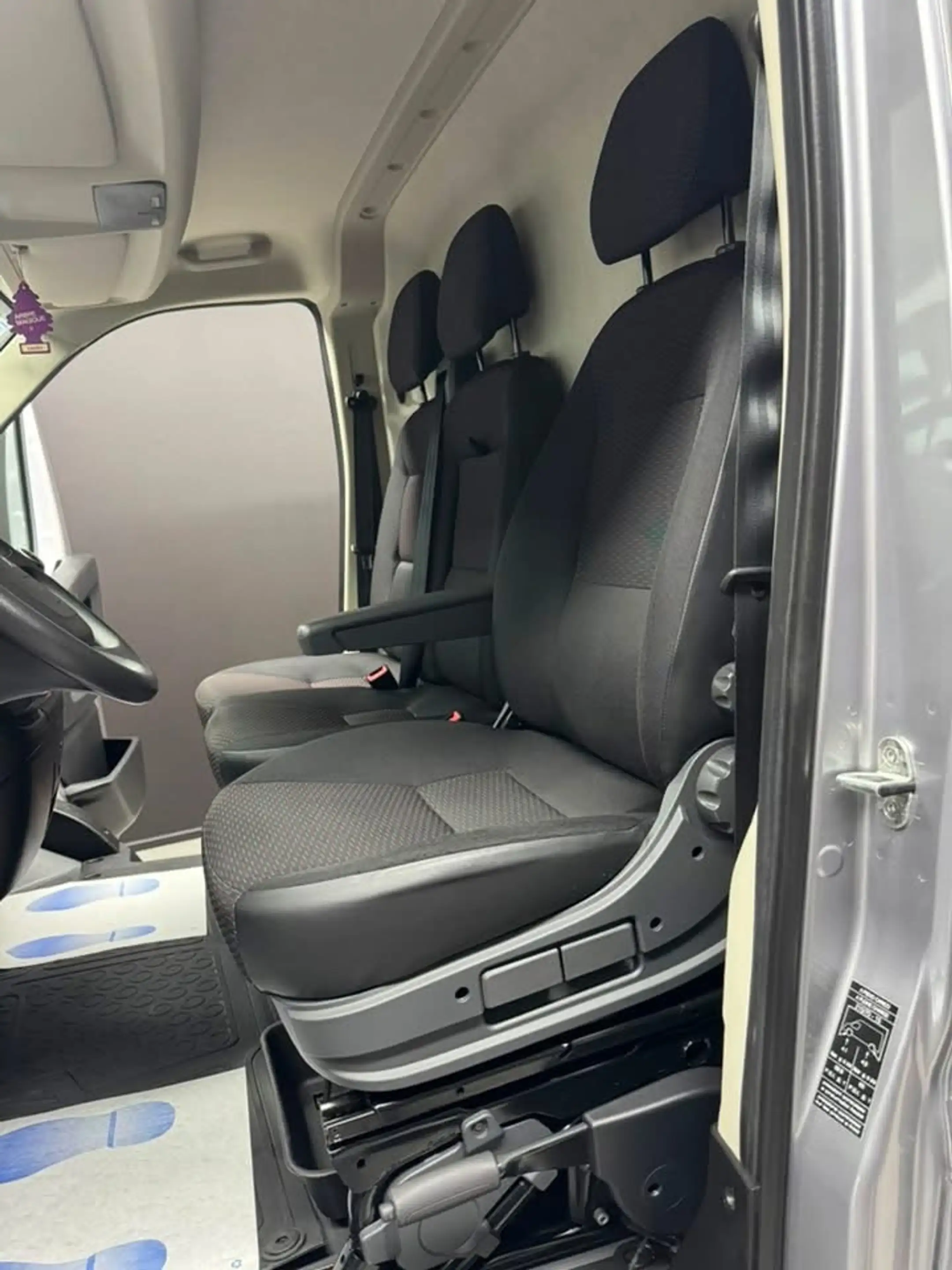 Peugeot Boxer 2.2 BlueHDi L2H2 **12 mois de garantie** — photo 8