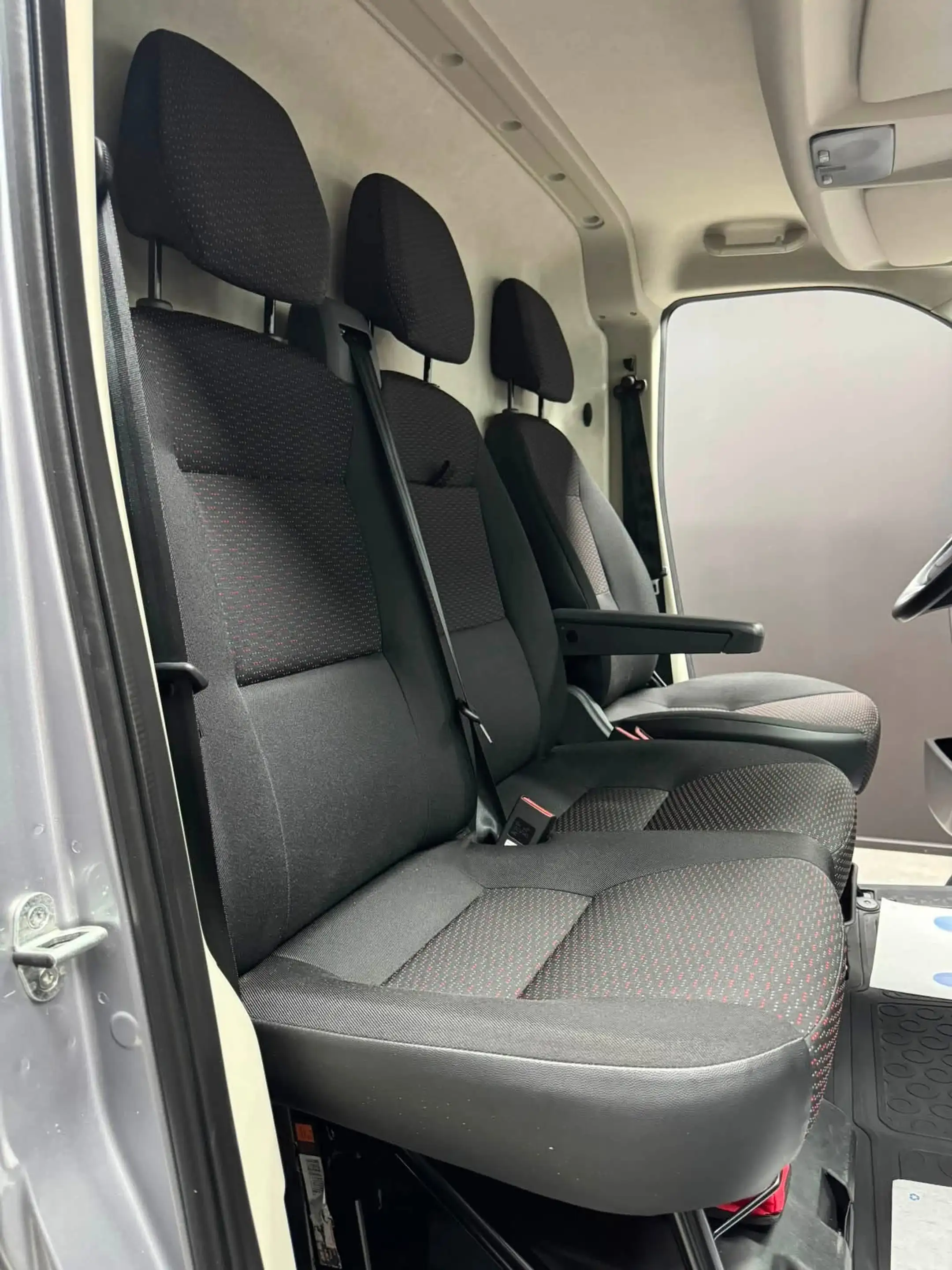 Peugeot Boxer 2.2 BlueHDi L2H2 **12 mois de garantie** — photo 12