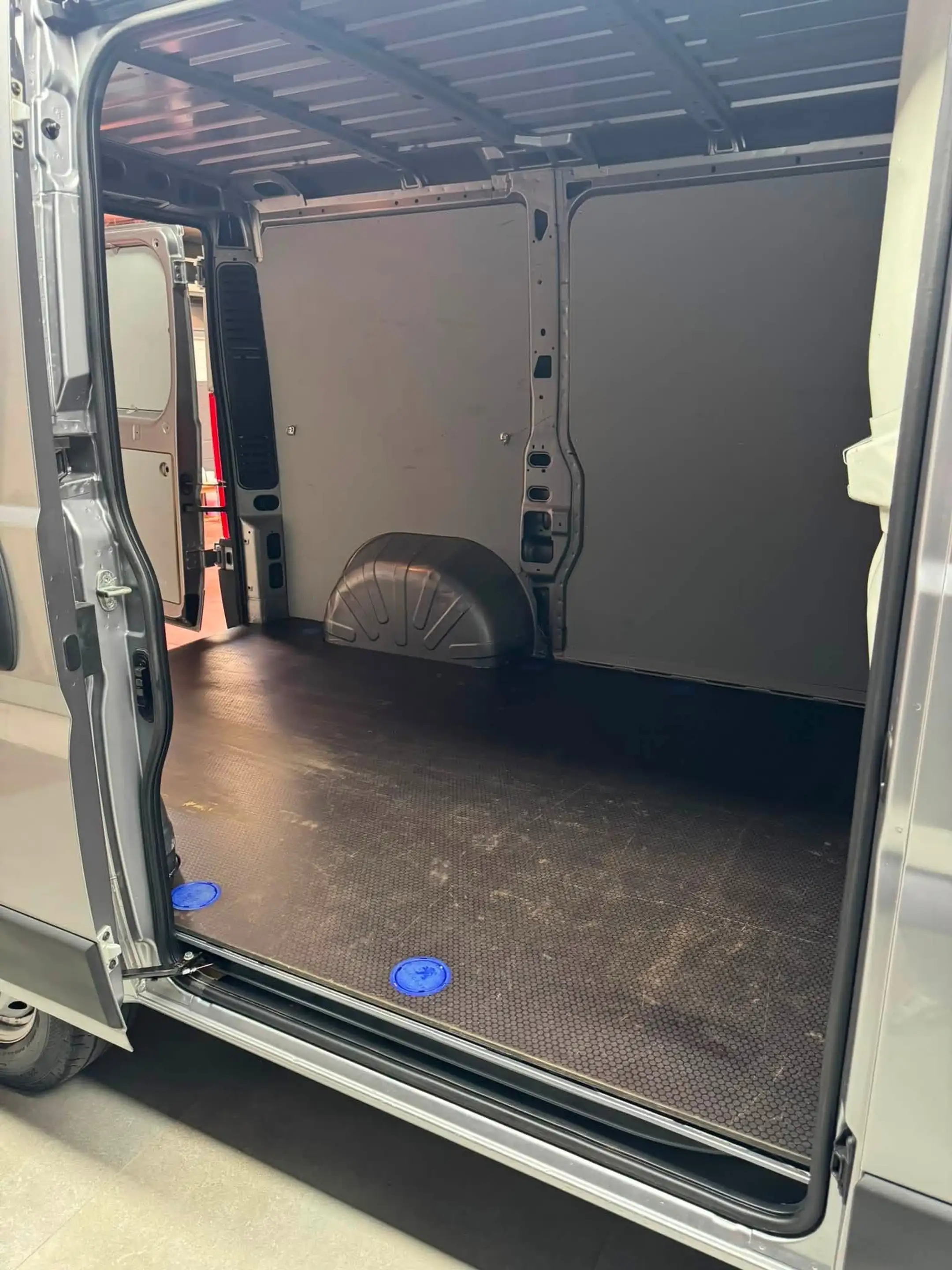 Peugeot Boxer 2.2 BlueHDi L2H2 **12 mois de garantie** — photo 15