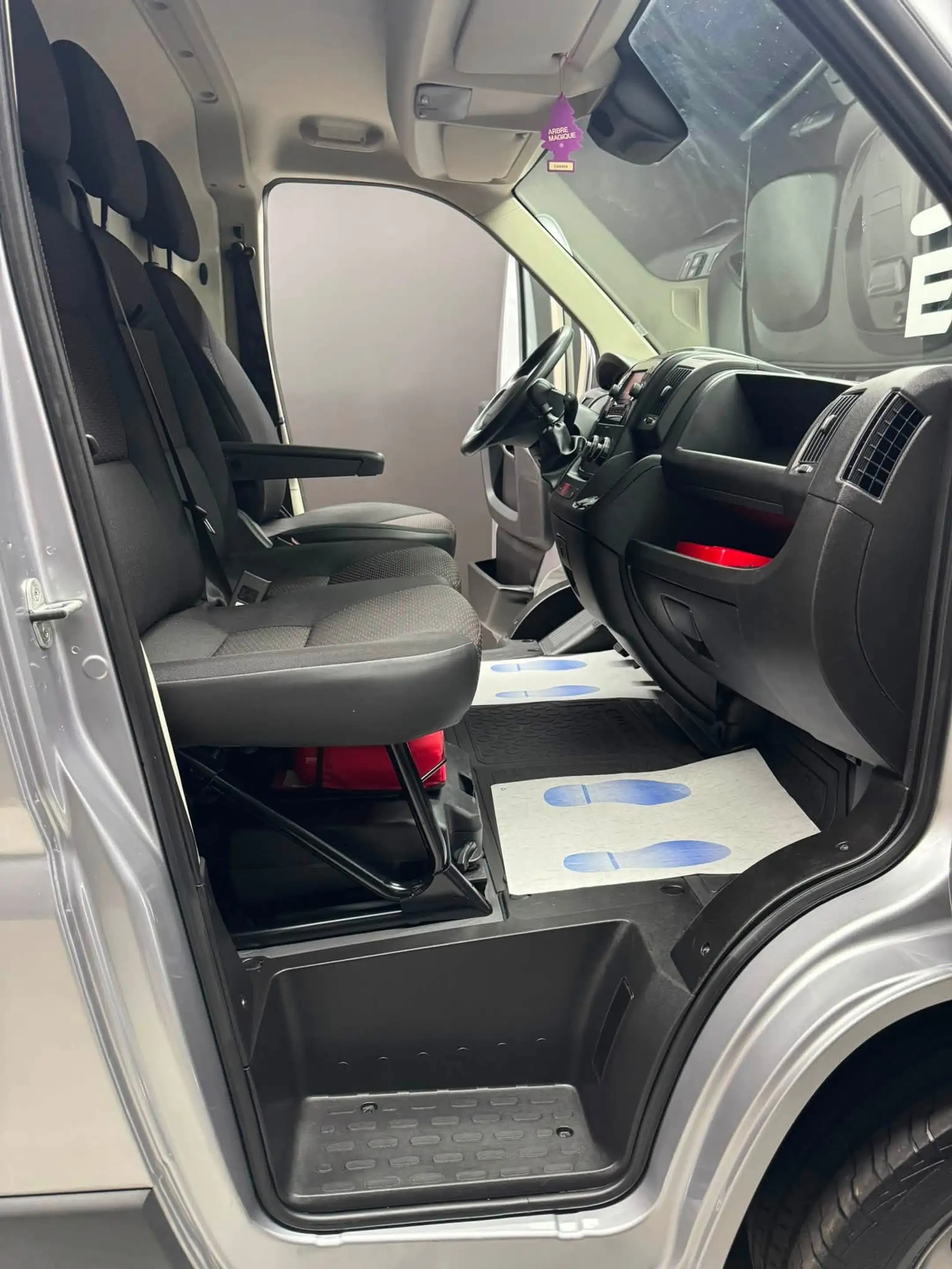 Peugeot Boxer 2.2 BlueHDi L2H2 **12 mois de garantie** — photo 11