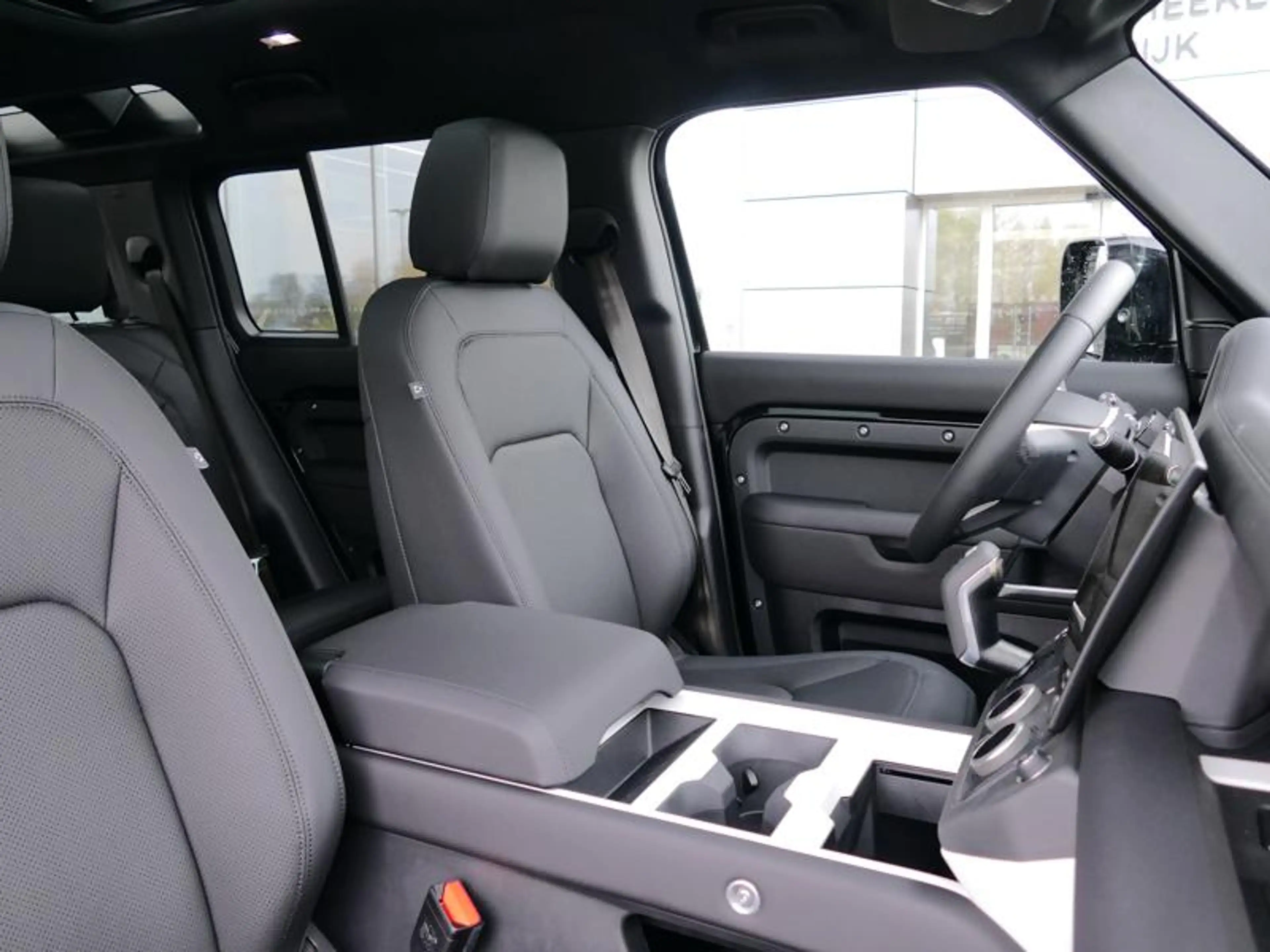 Land Rover Defender 110 D200 S | PANO | TOWB | 360° | — photo 6