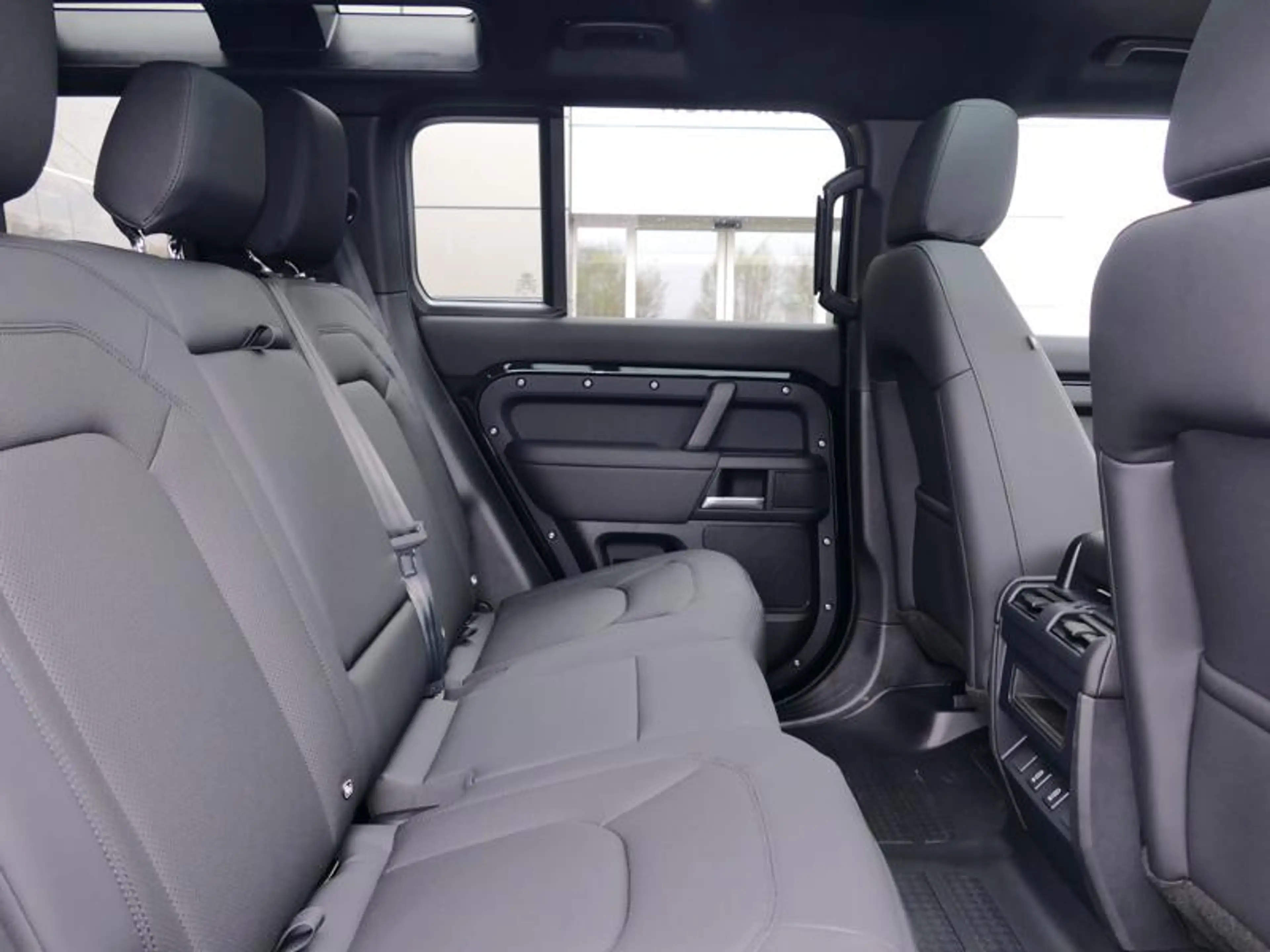 Land Rover Defender 110 D200 S | PANO | TOWB | 360° | — photo 7