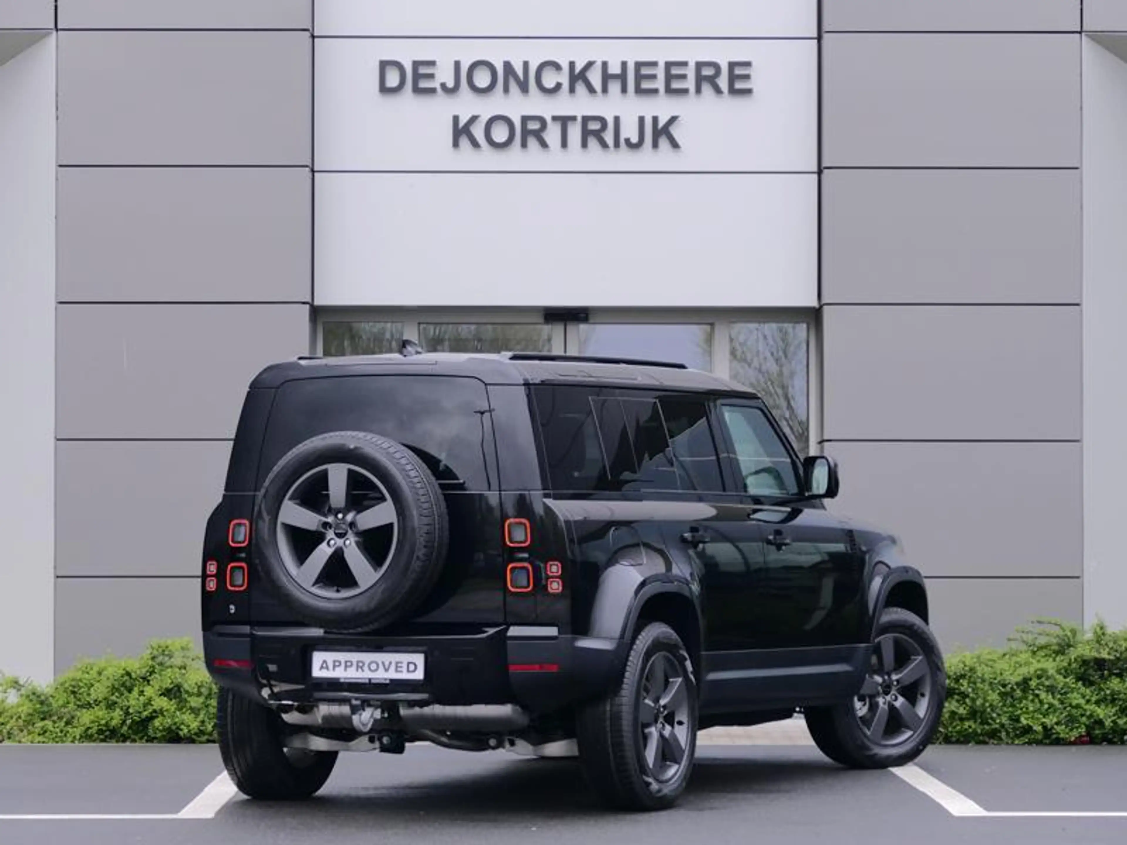 Land Rover Defender 110 D200 S | PANO | TOWB | 360° | — photo 2