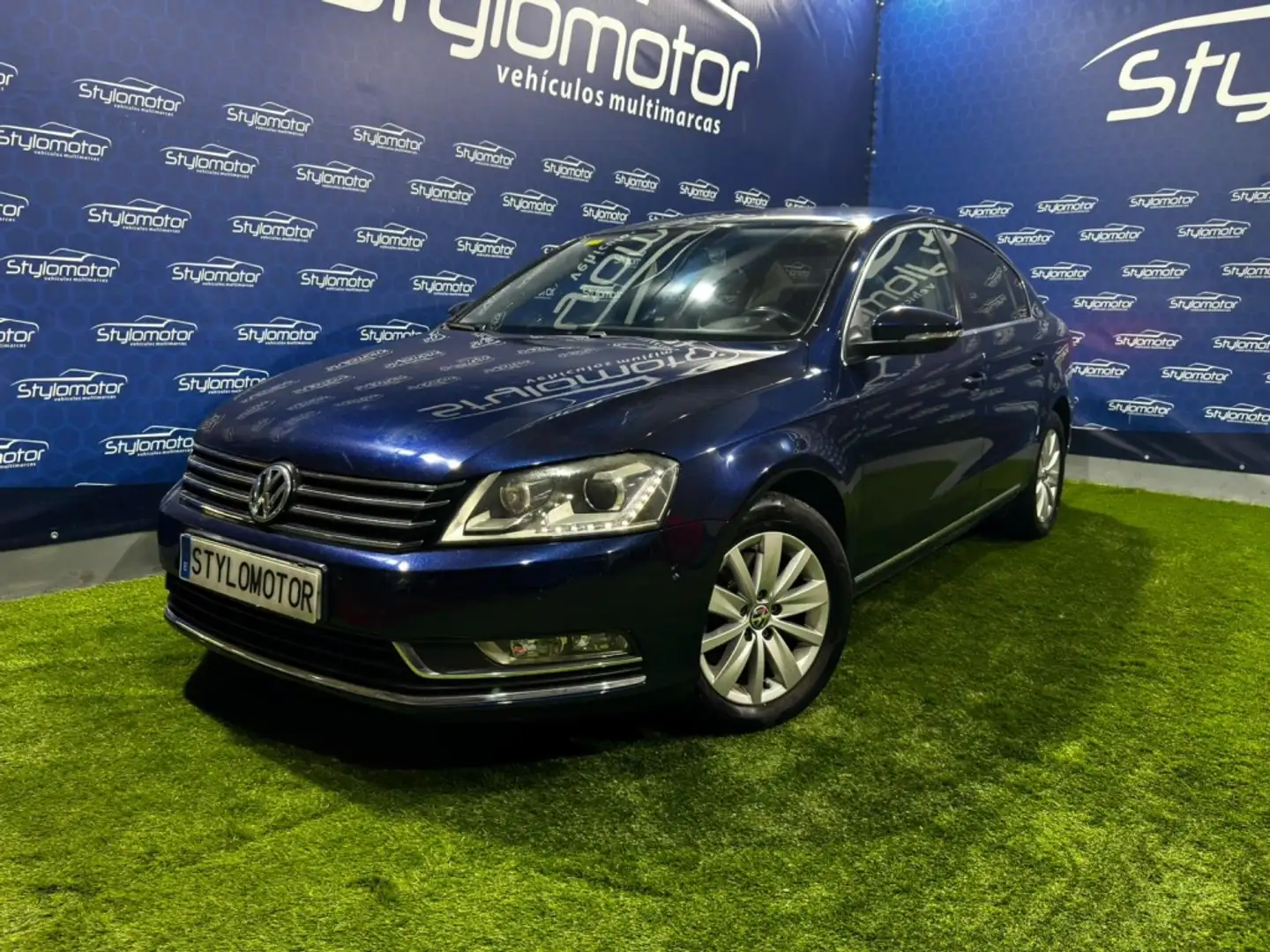 Volkswagen Passat 2.0TDI Advance BMT Azul - 1