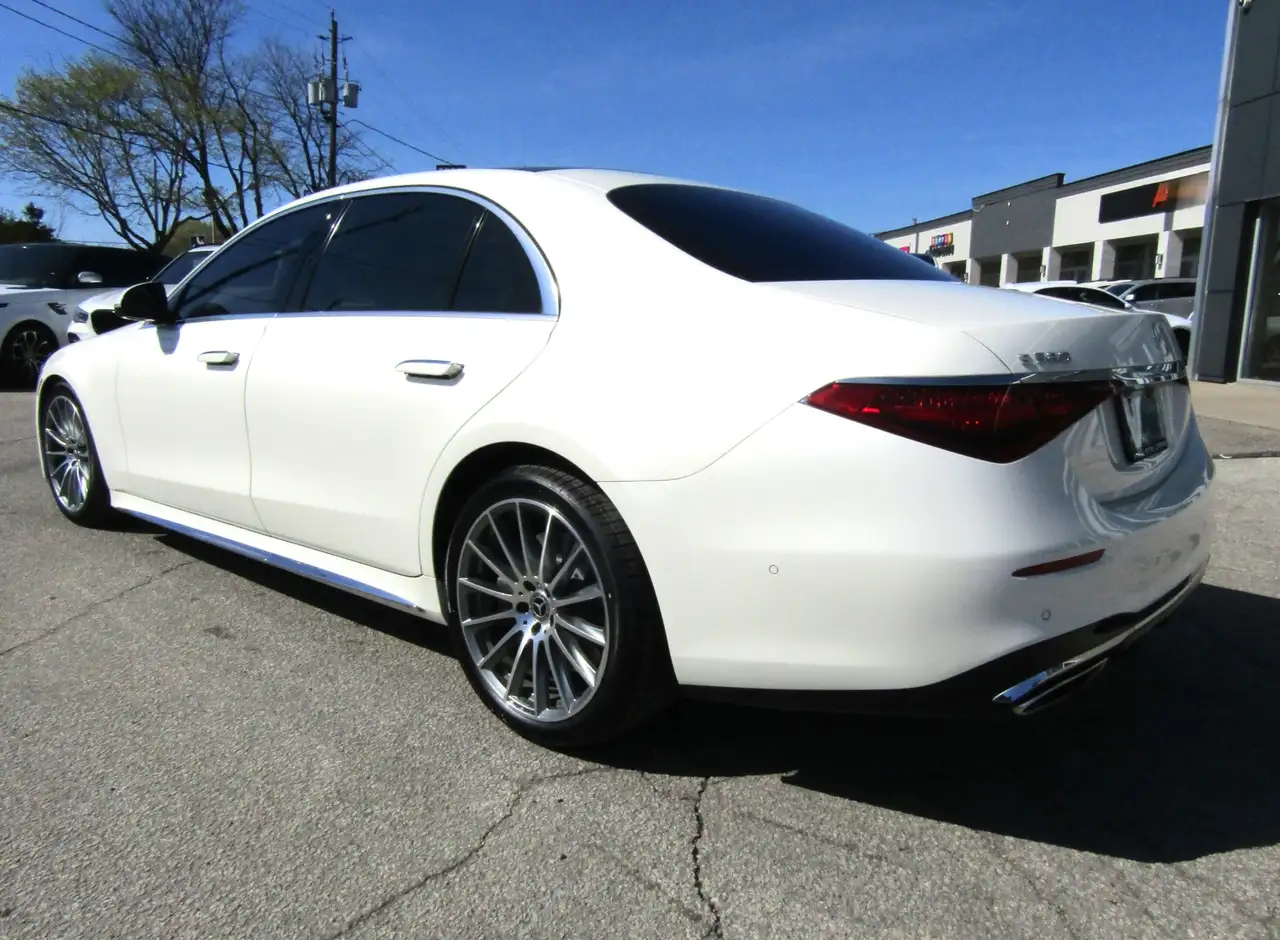 Mercedes-Benz S-Class снимка Mercedes-Benz S-Class