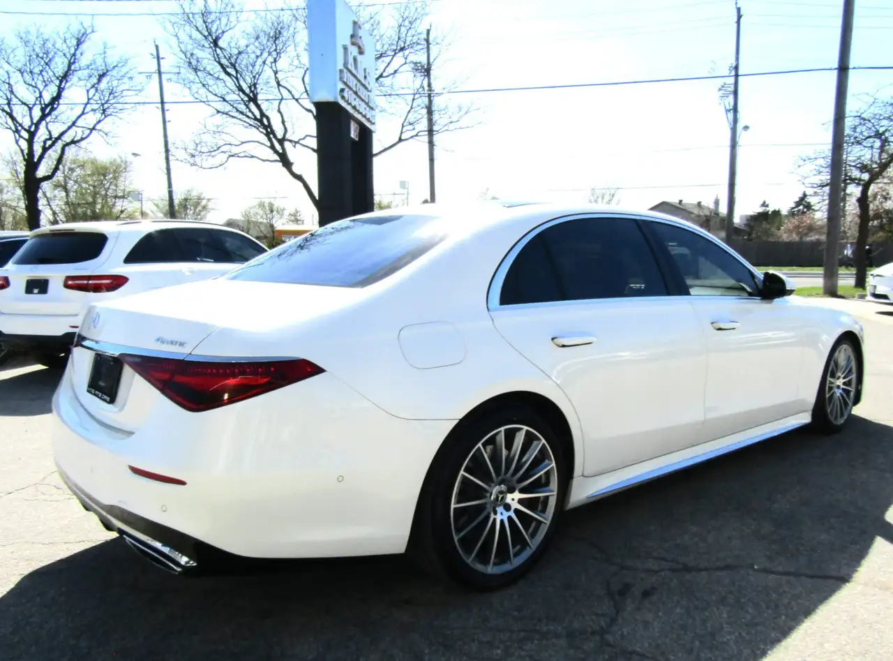 Mercedes-Benz S-Class снимка Mercedes-Benz S-Class