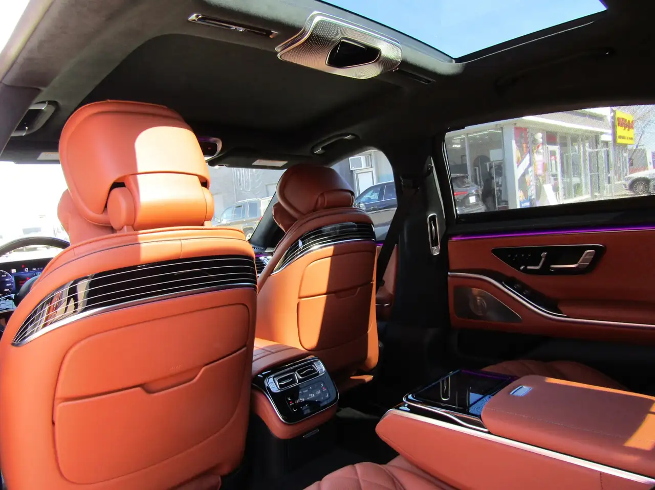 Mercedes-Benz S-Class снимка Mercedes-Benz S-Class