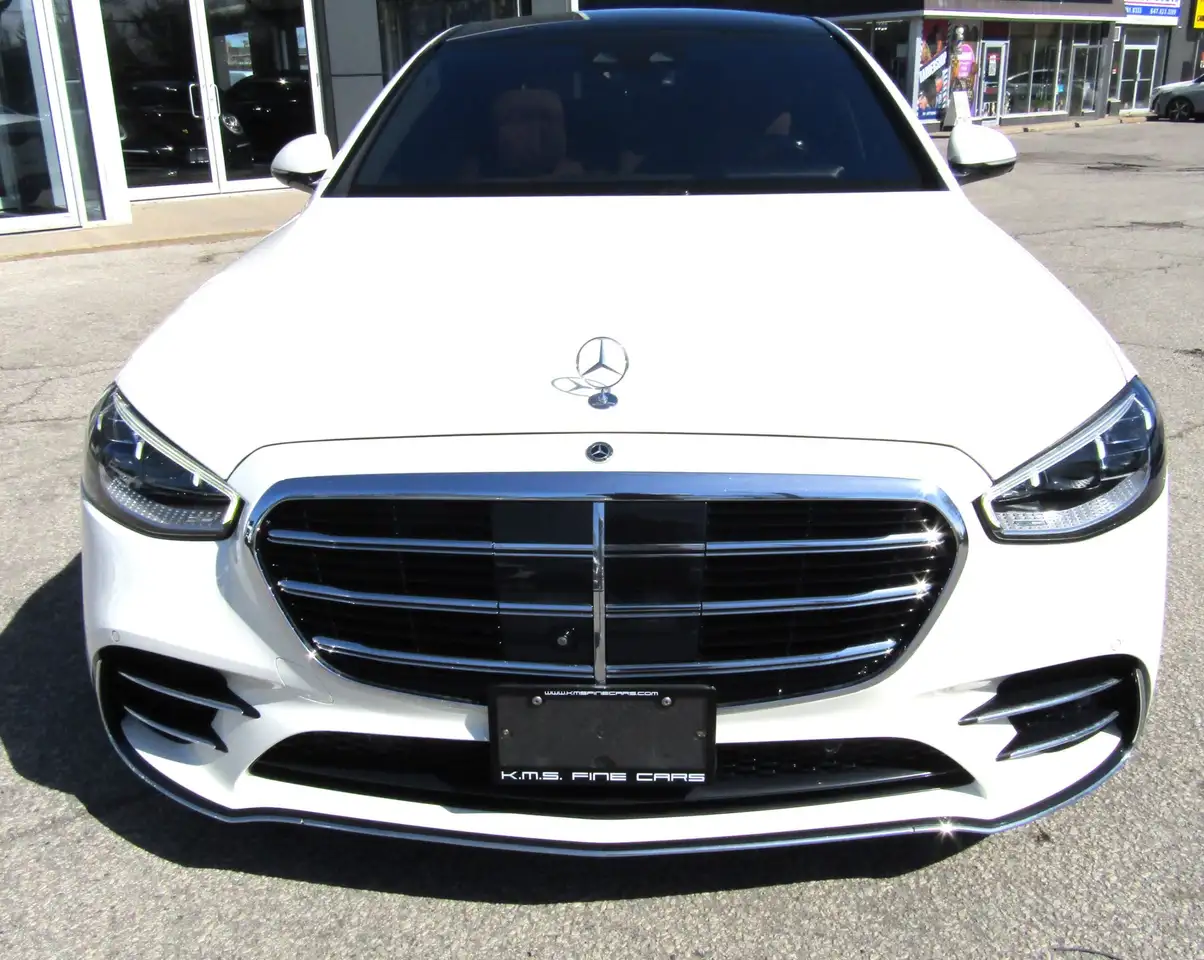 Mercedes-Benz S-Class снимка Mercedes-Benz S-Class