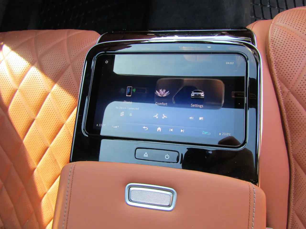 Mercedes-Benz S-Class снимка Mercedes-Benz S-Class