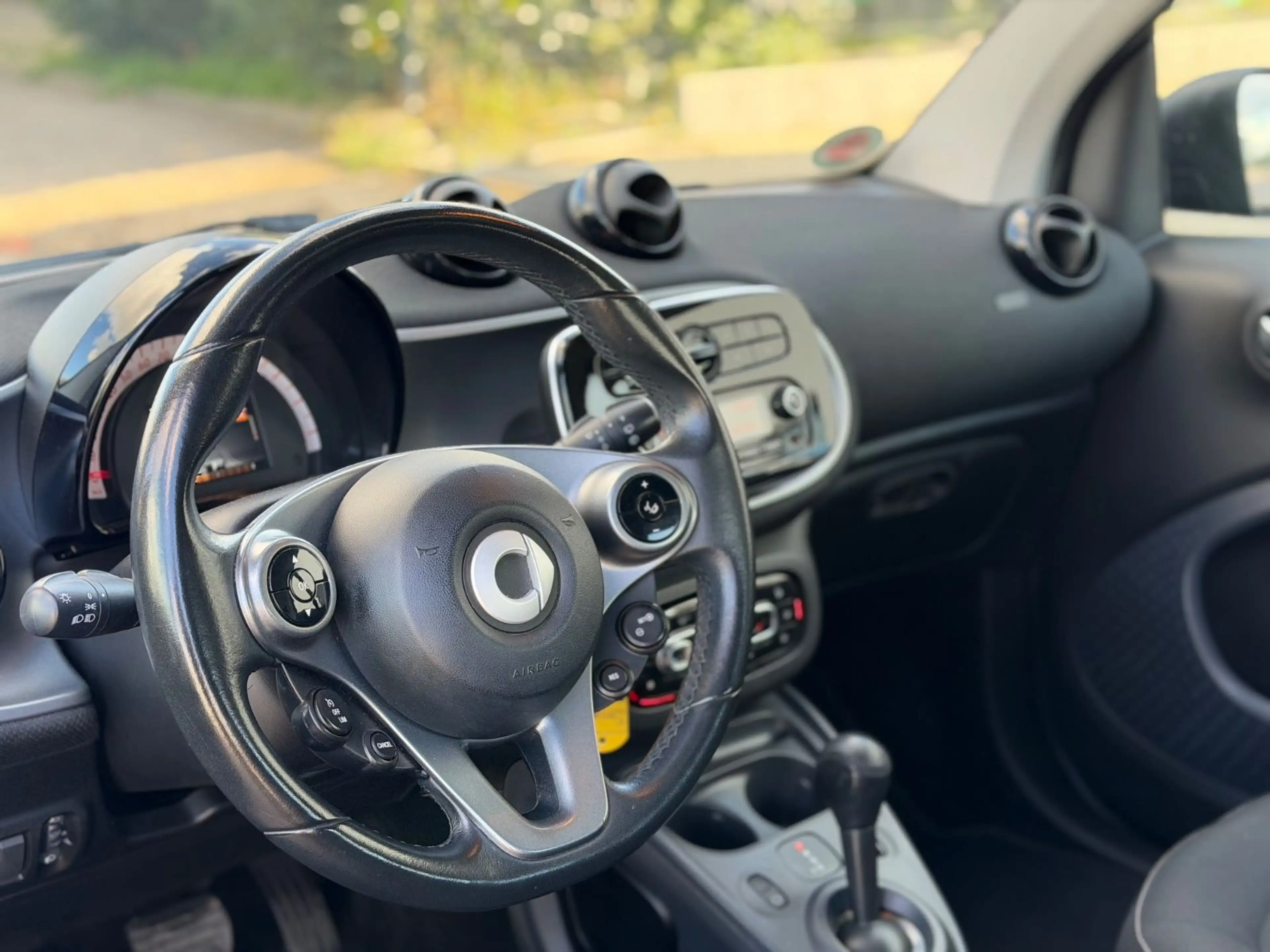smart forTwo fortwo coupe Basis 66 kW Automatik — photo 8