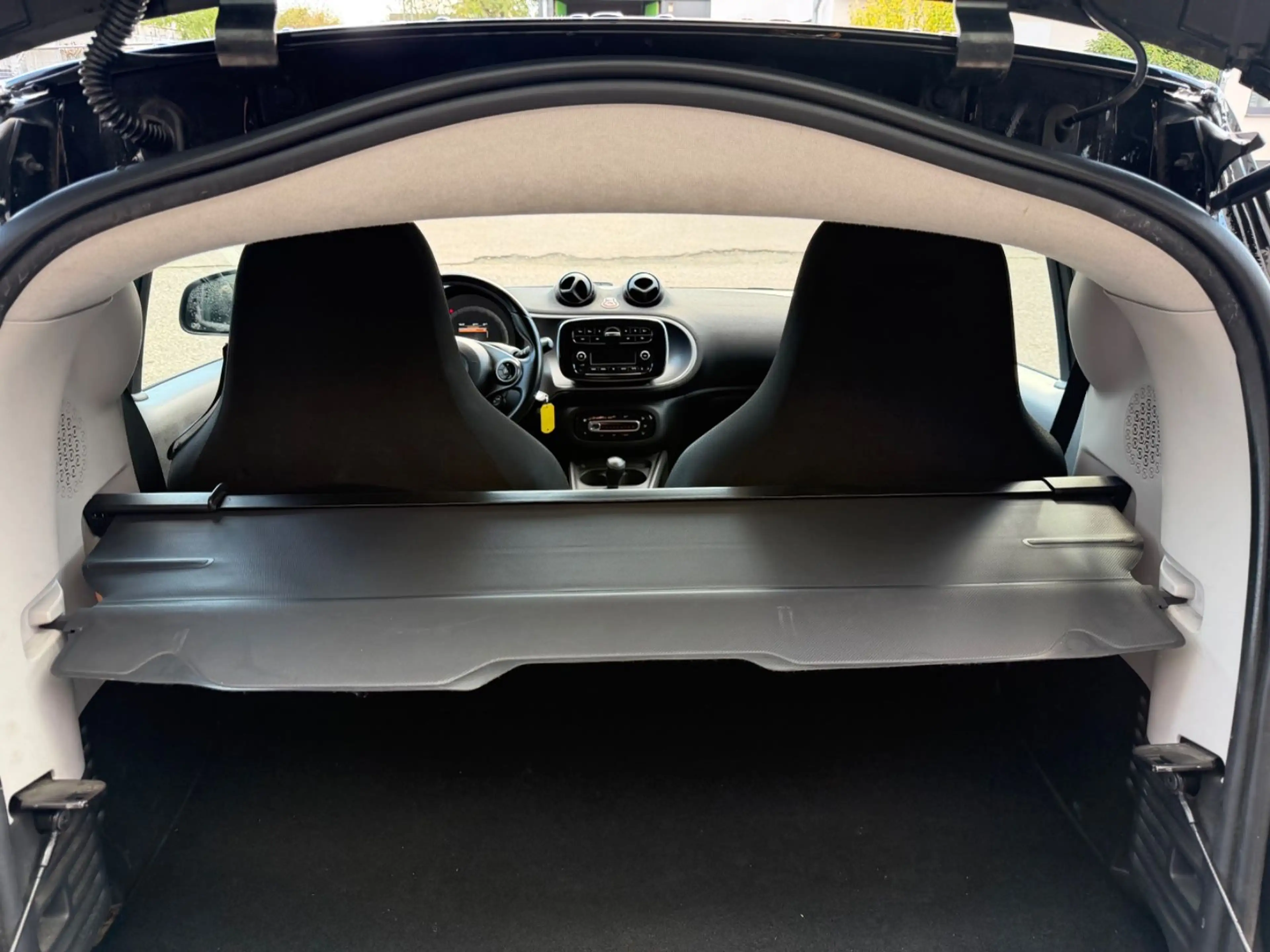 smart forTwo fortwo coupe Basis 66 kW Automatik — photo 10