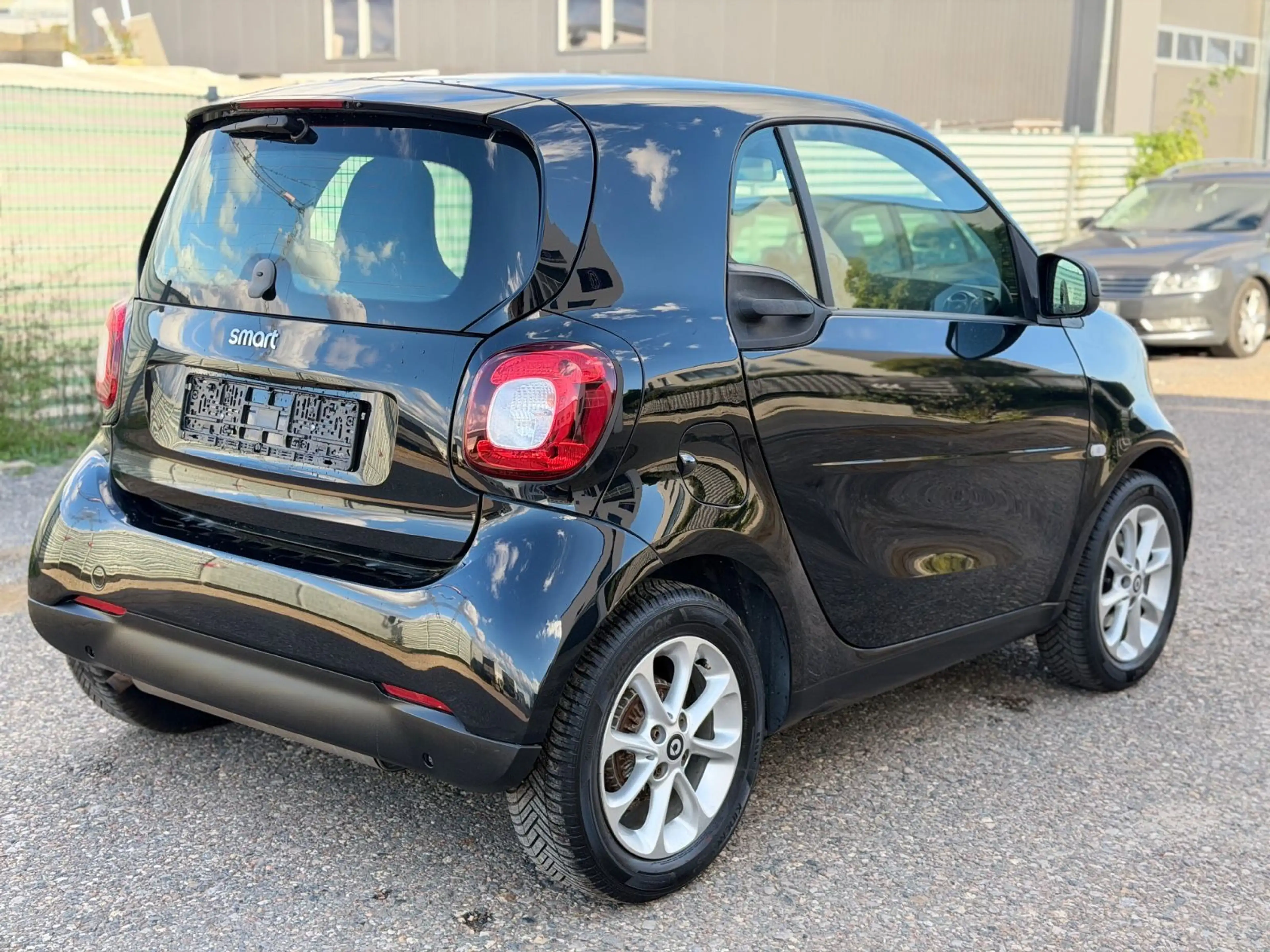 smart forTwo fortwo coupe Basis 66 kW Automatik — photo 6