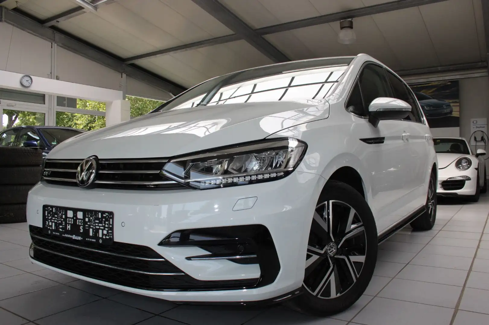 Volkswagen Touran /HIGHL/R-LINE/DSG/AHK/NAVI/STZHZ/ALU17"/LE Blanco - 2