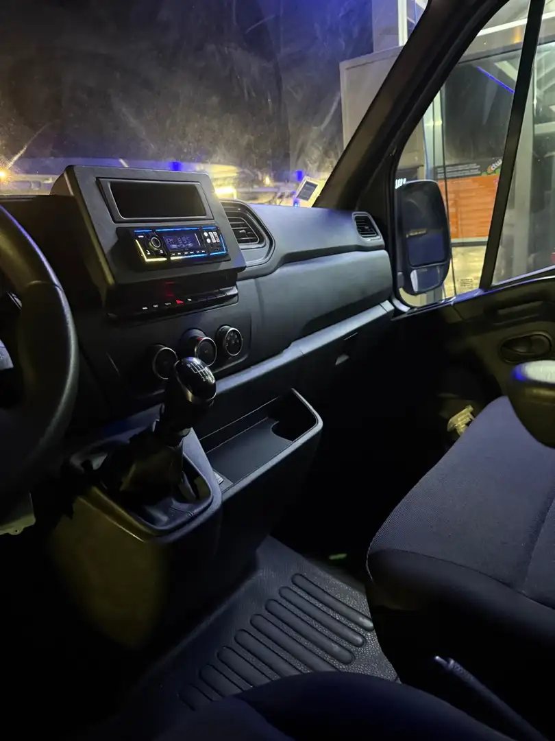 Renault Master 2.5 dCi 28 L1H1 2/6 pl. - 1