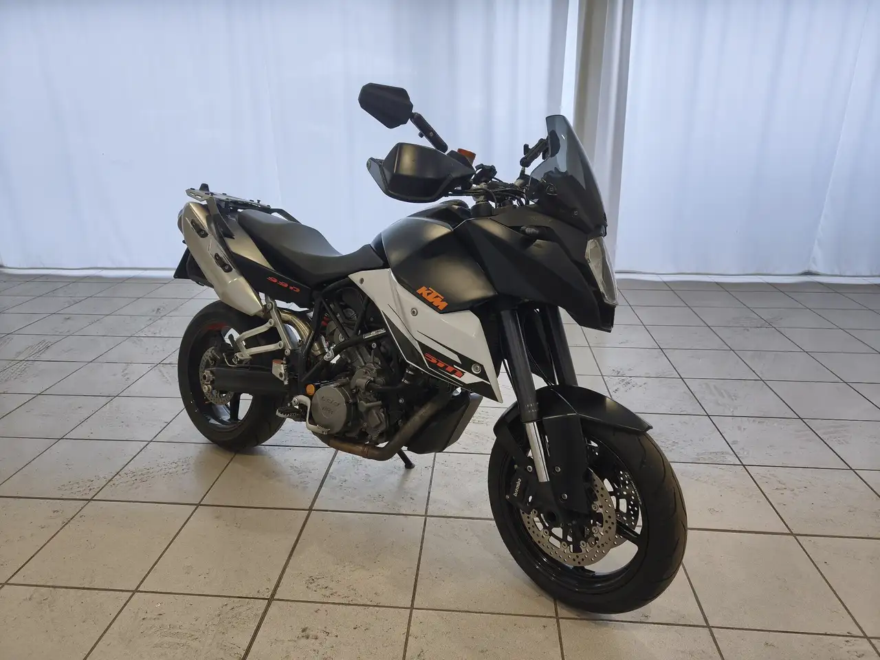 KTM 990 Supermoto