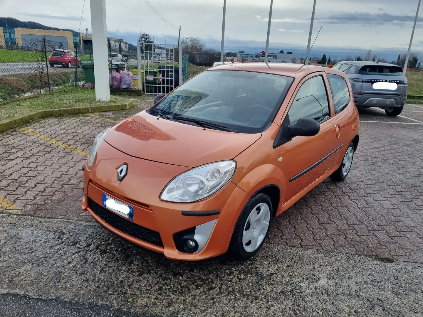 Renault Twingo 1.2 Le Iene 60cv GPL Oranje - 1