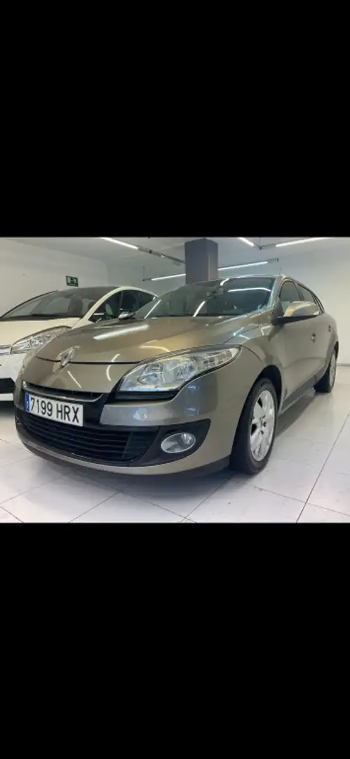 Renault Megane S.T. 1.5dCi En. Business S&S 110 Grau - 1