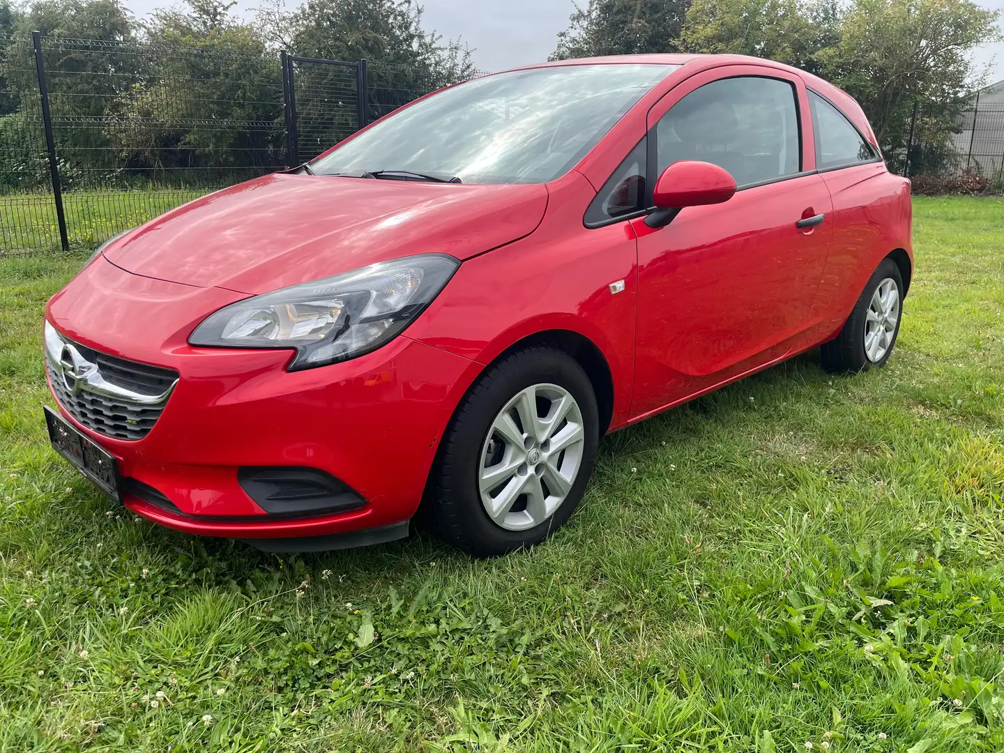 Opel Corsa Corsa 1.2i Essentia Rojo - 1