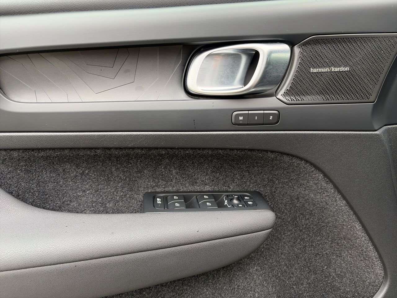 2023 Volvo XC40 Ultimate Local One-Owner | Accident-Free | Fully L thumb 21