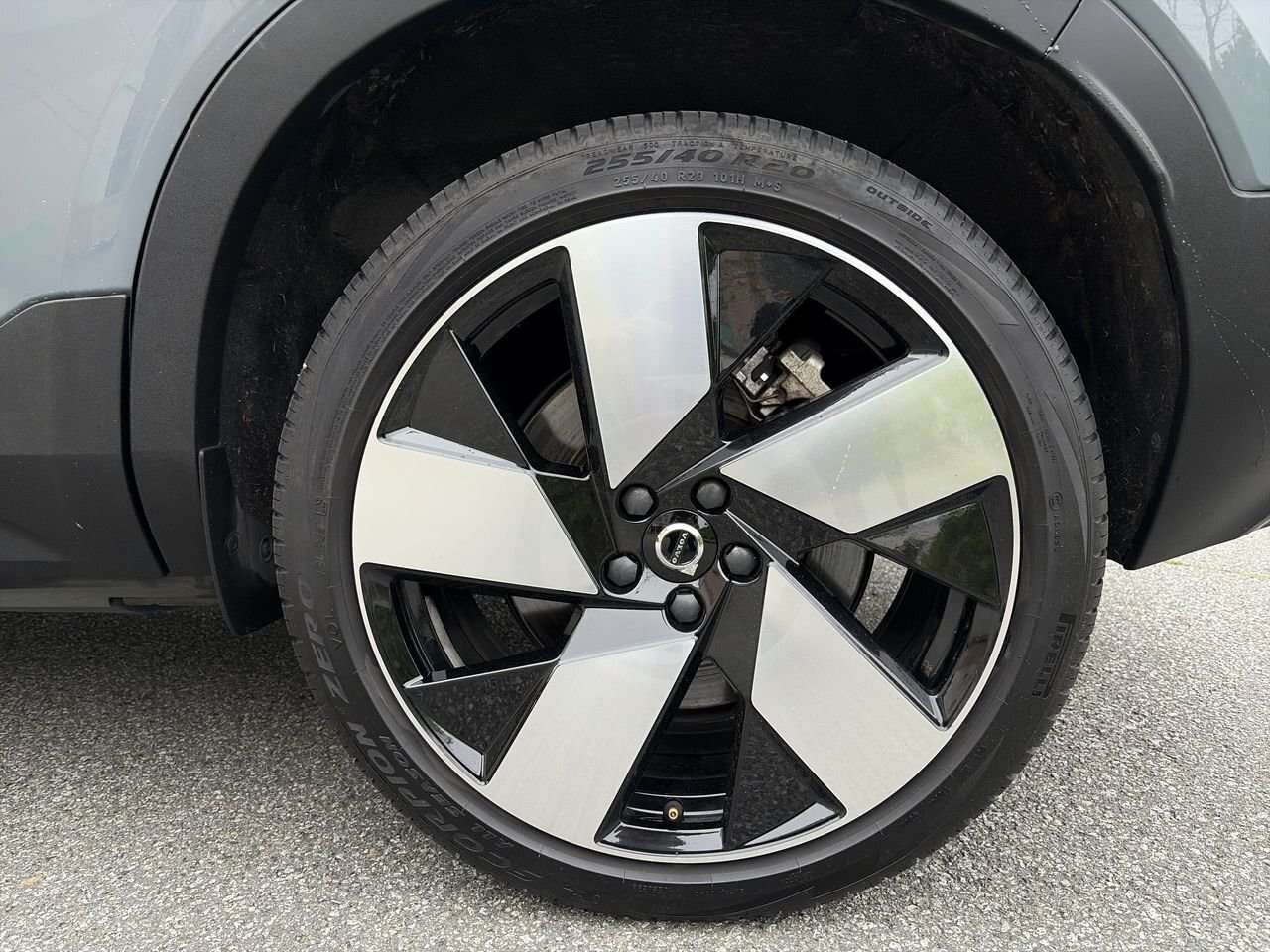 2023 Volvo XC40 Ultimate Local One-Owner | Accident-Free | Fully L thumb 18